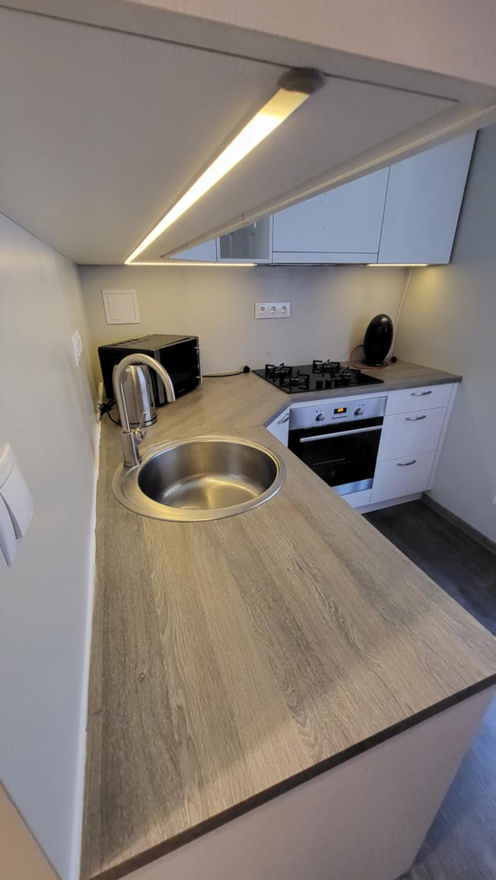 One-Bedroom Apartment - Photo 9