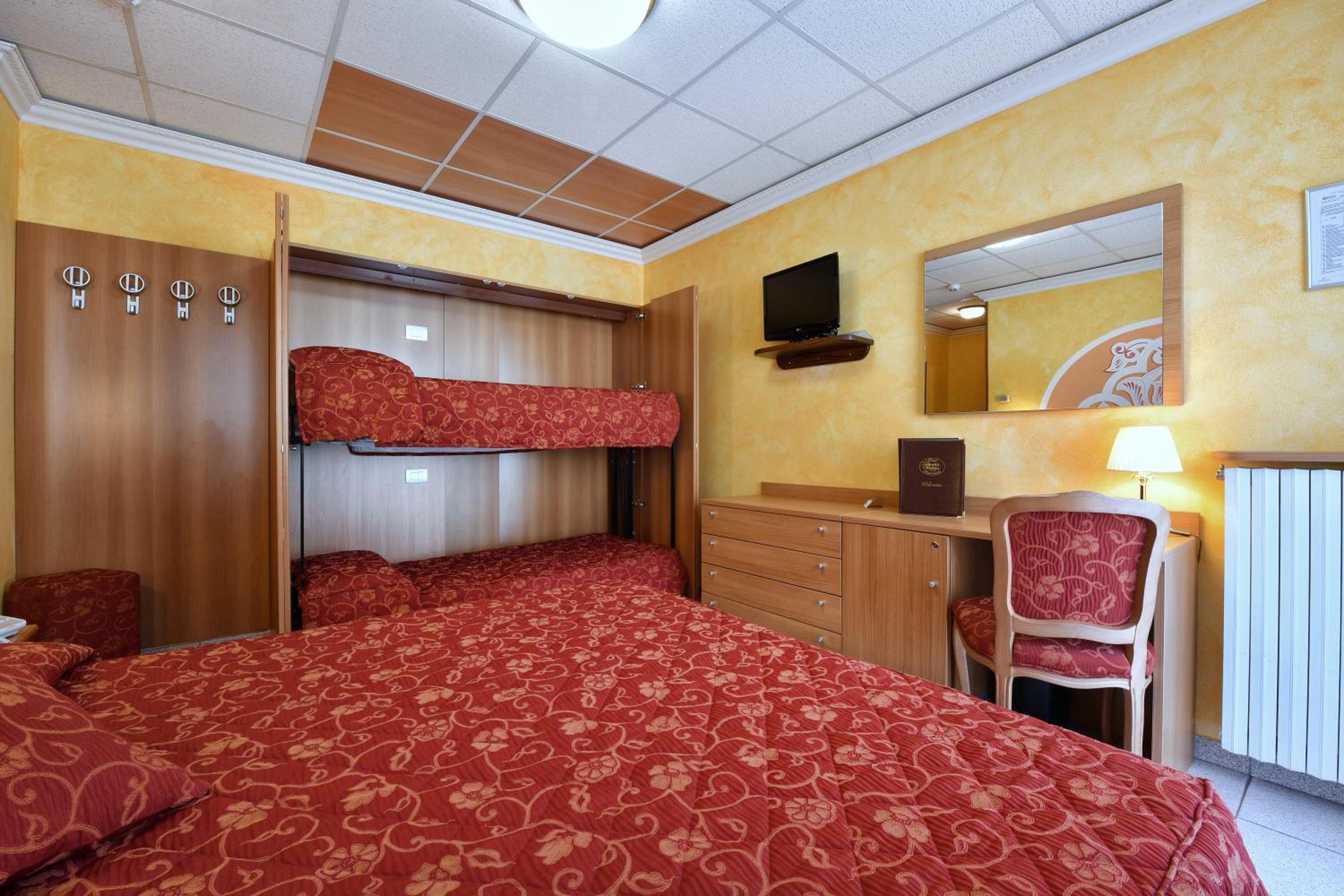 Quadruple Room photo 1