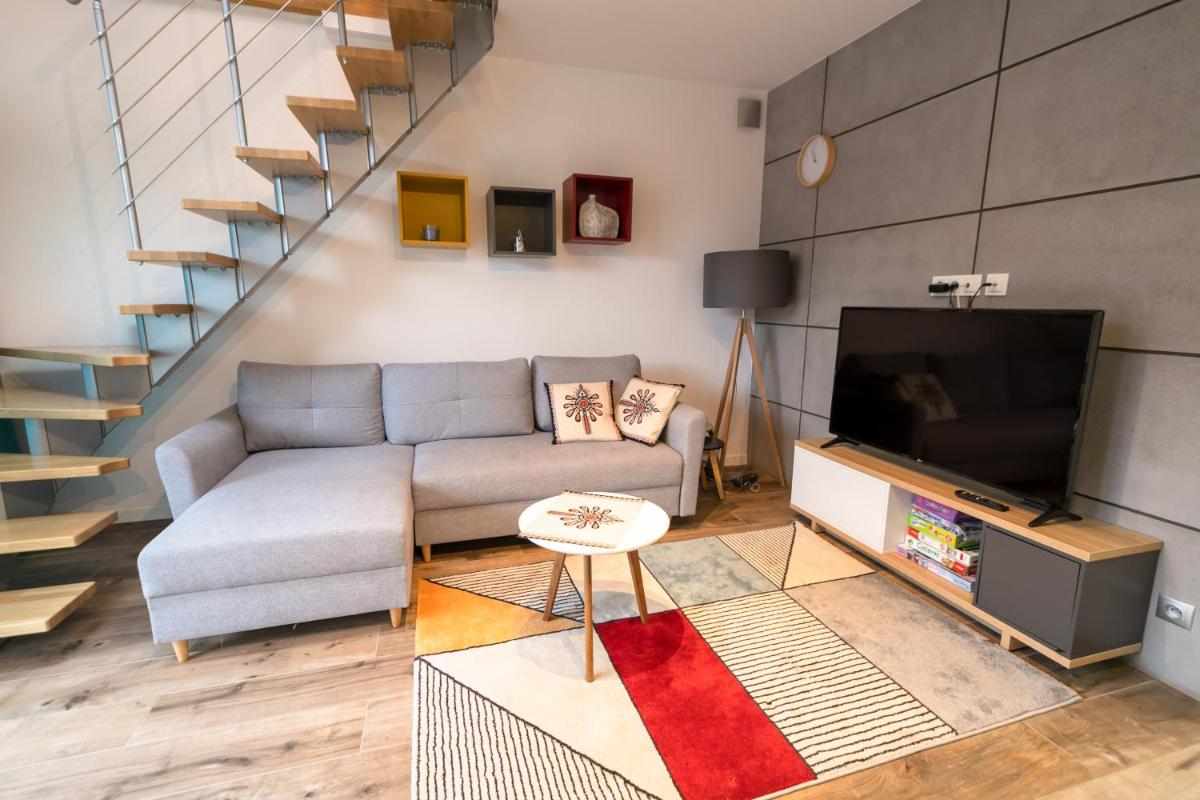 Apartment - Split Level - Photo 5