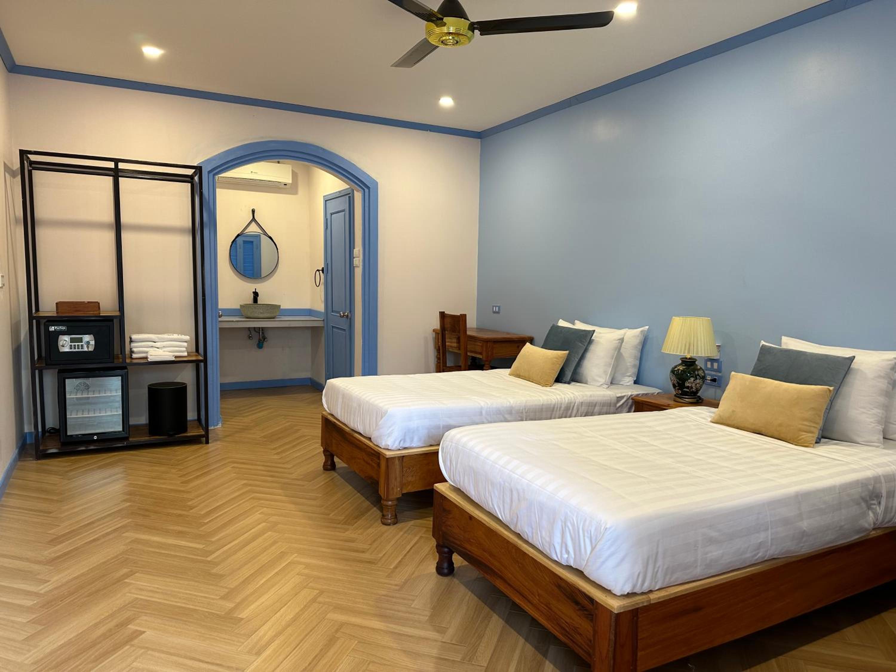 Deluxe Twin Room - Photo 6