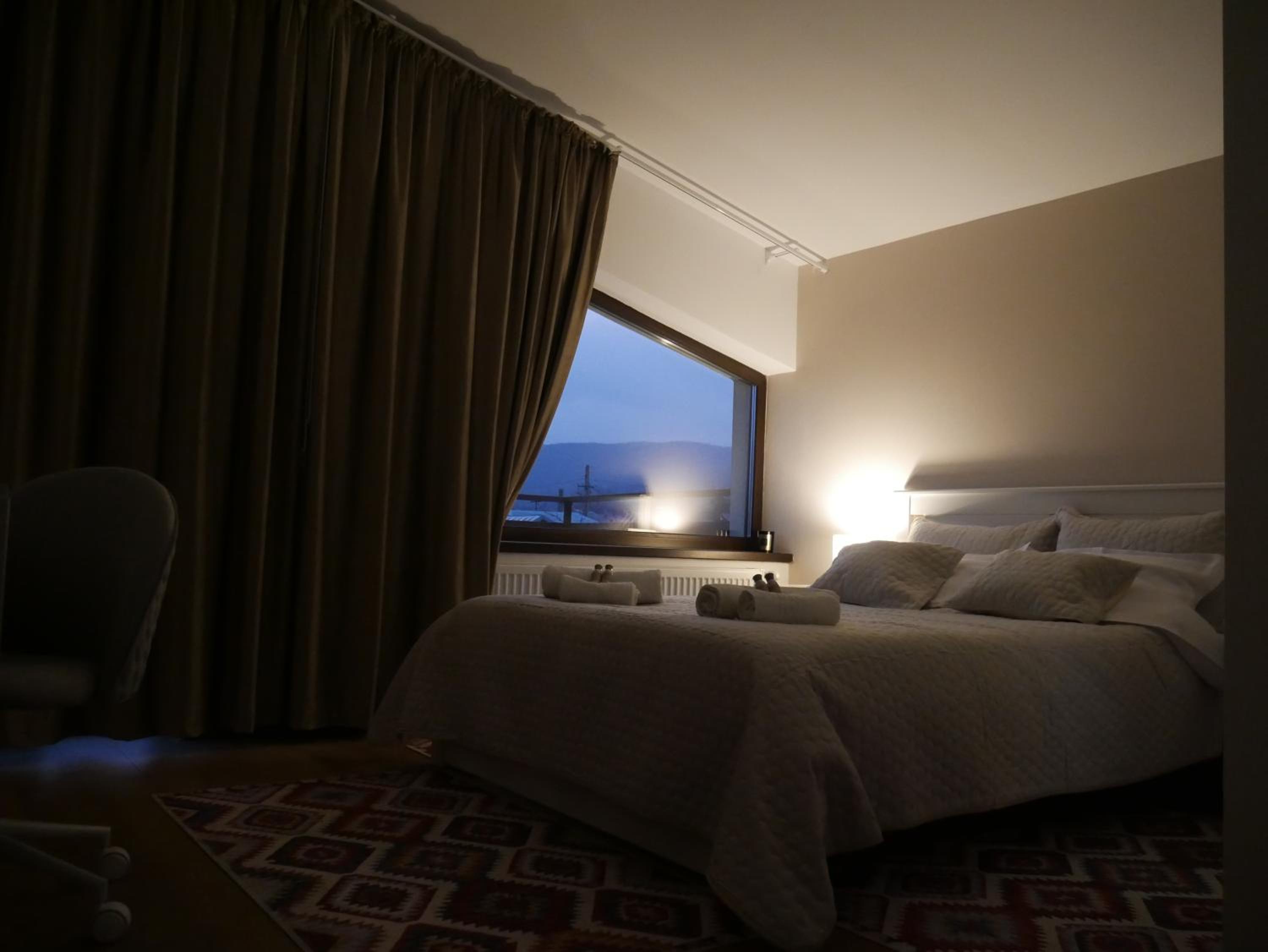 Double Room - Photo 8