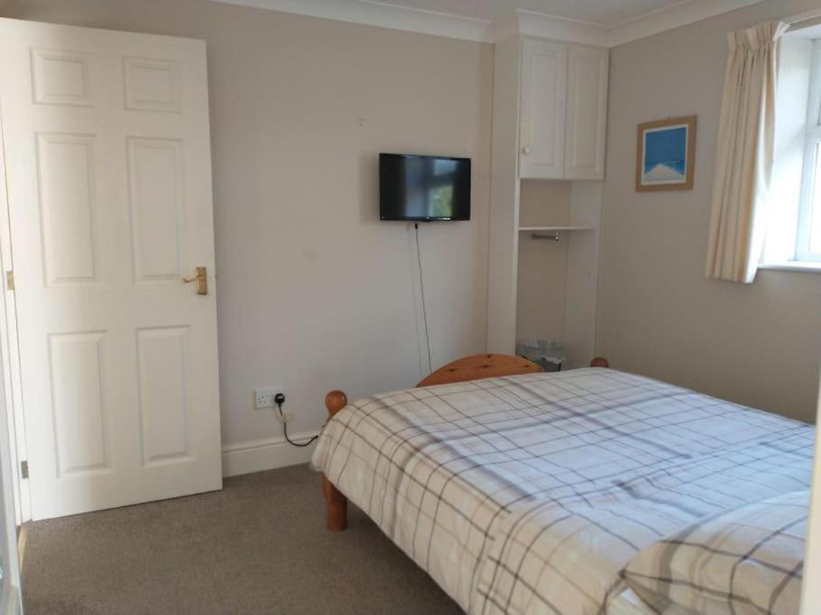 Two-Bedroom Bungalow - Photo 17