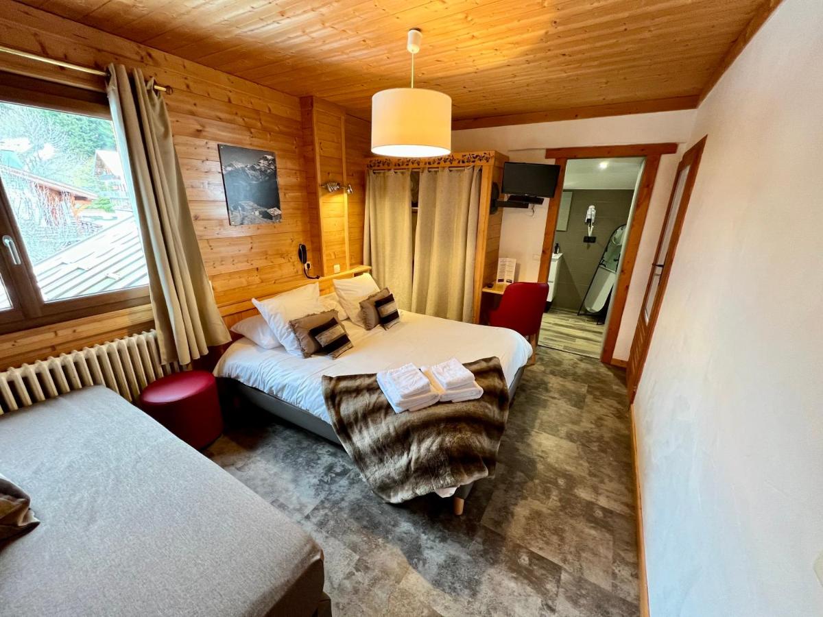 Double Room with Pool View photo 3