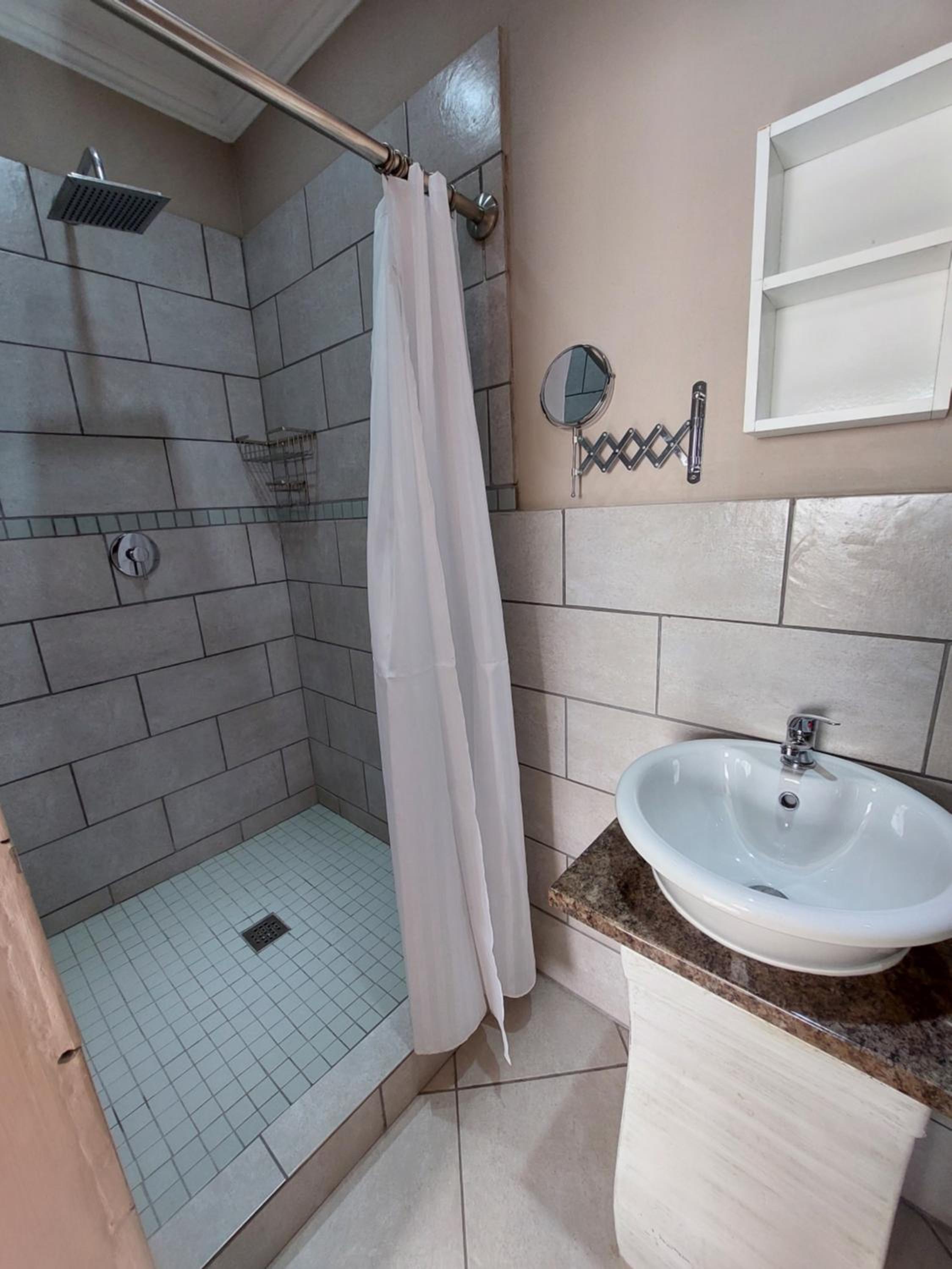 Apartment - Ground Floor - Photo 3