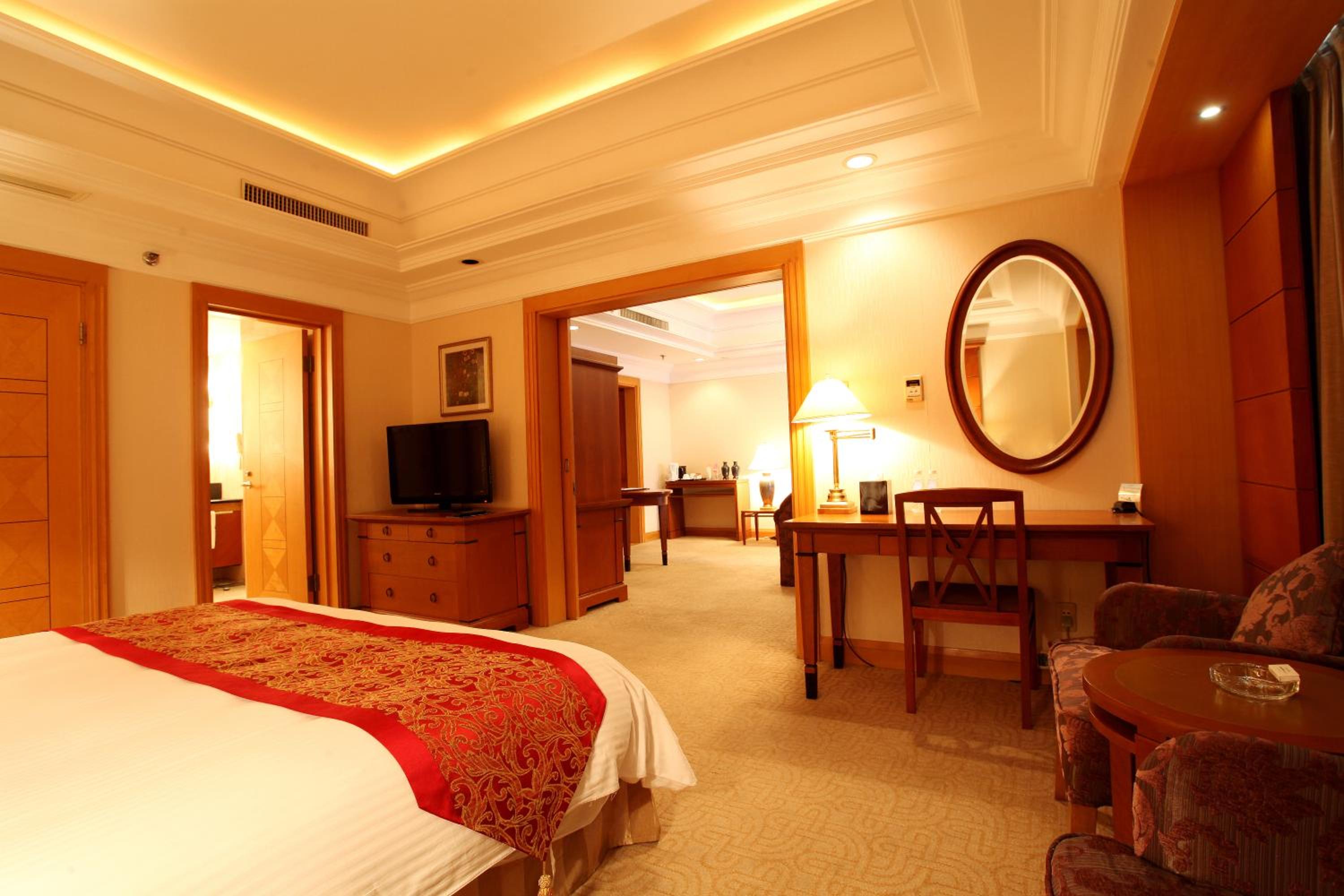 Suite - Photo 4
