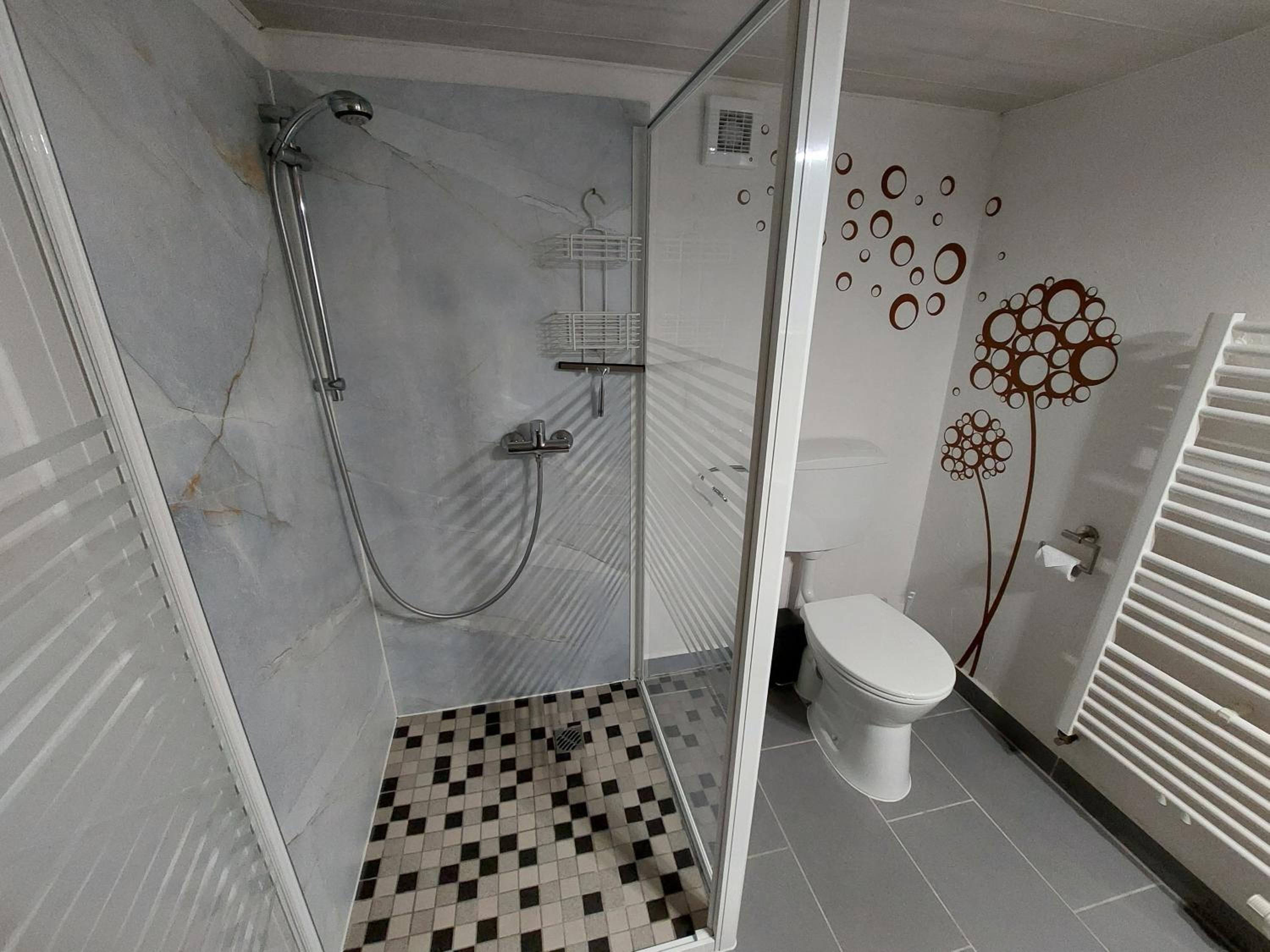 One-Bedroom Apartment with Terrace photo 2