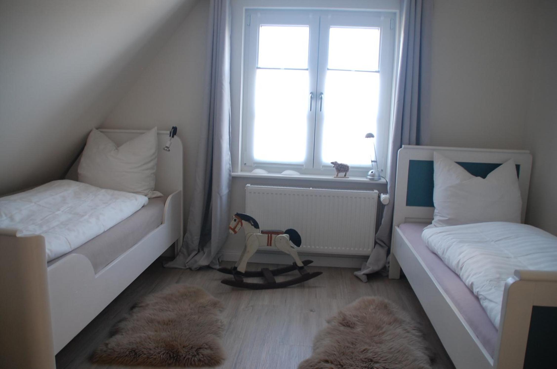 Three-Bedroom House photo 2