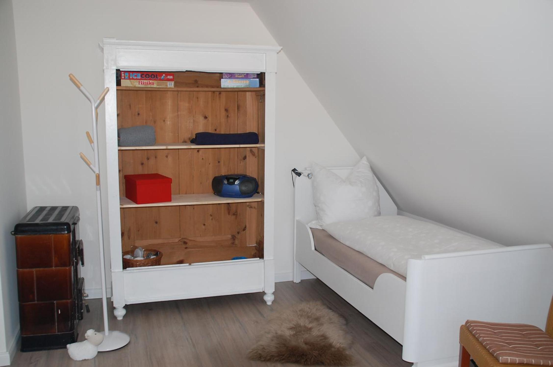 Three-Bedroom House photo 3