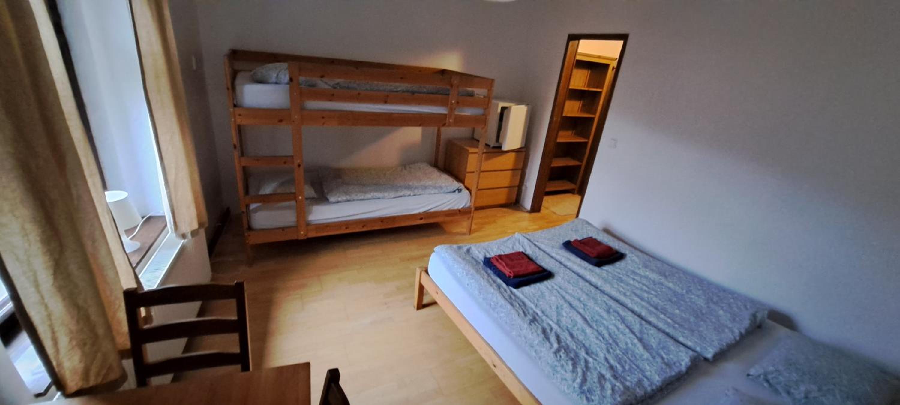 Economy Quadruple Room photo 2