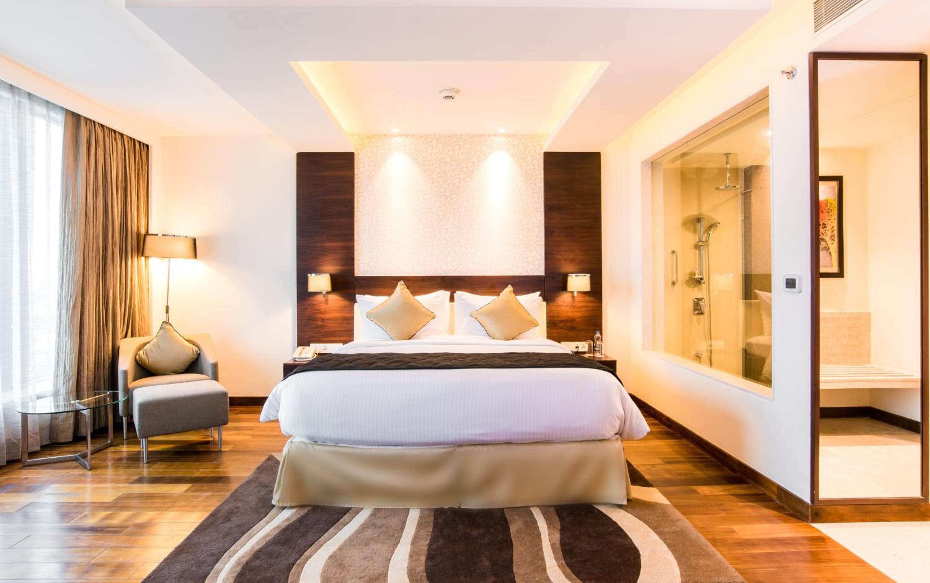 Deluxe King Room - Photo 1