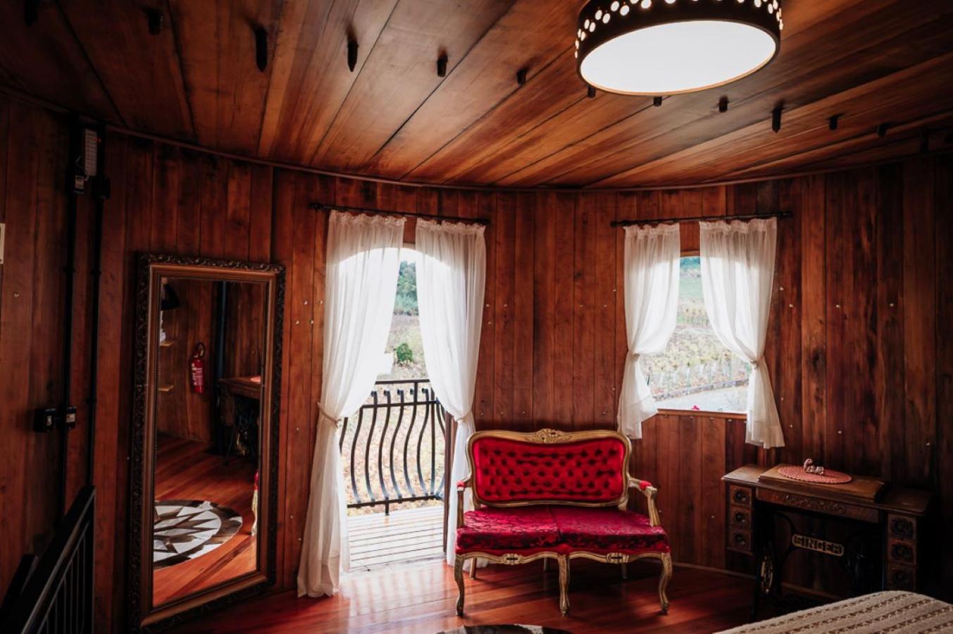 Deluxe King Room photo 2