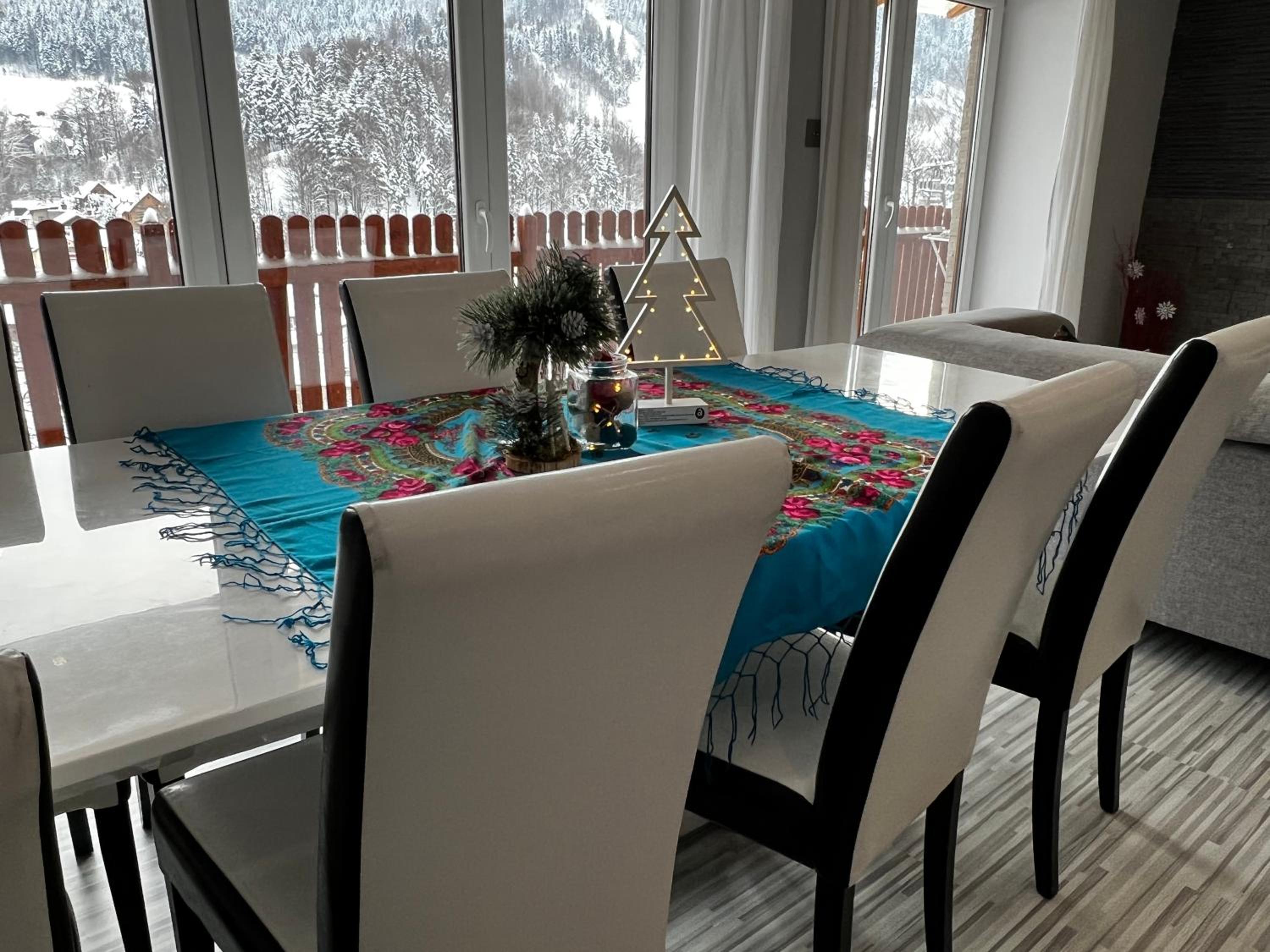 Apartment with Balcony - Photo 8
