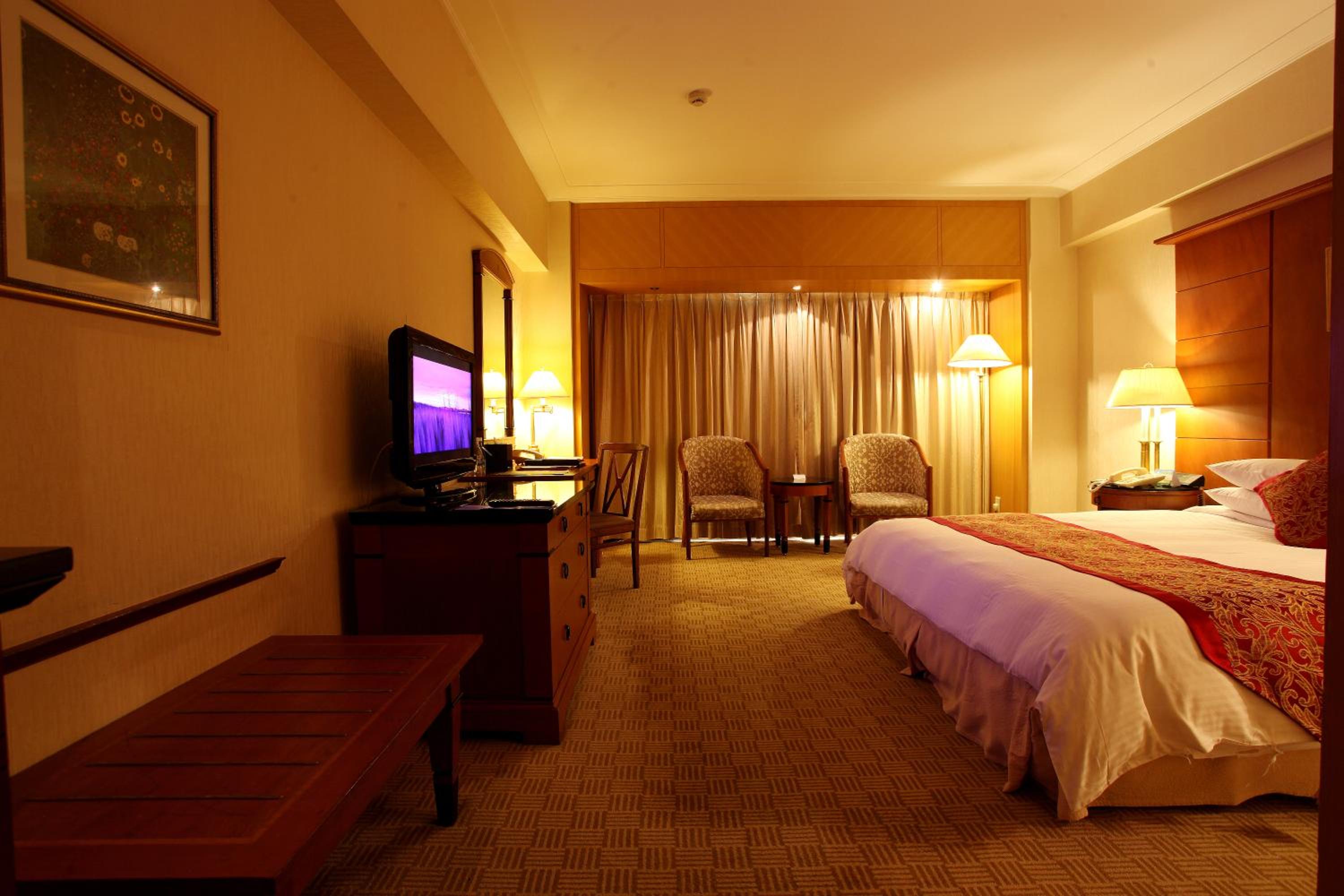 Standard King Room - Photo 3