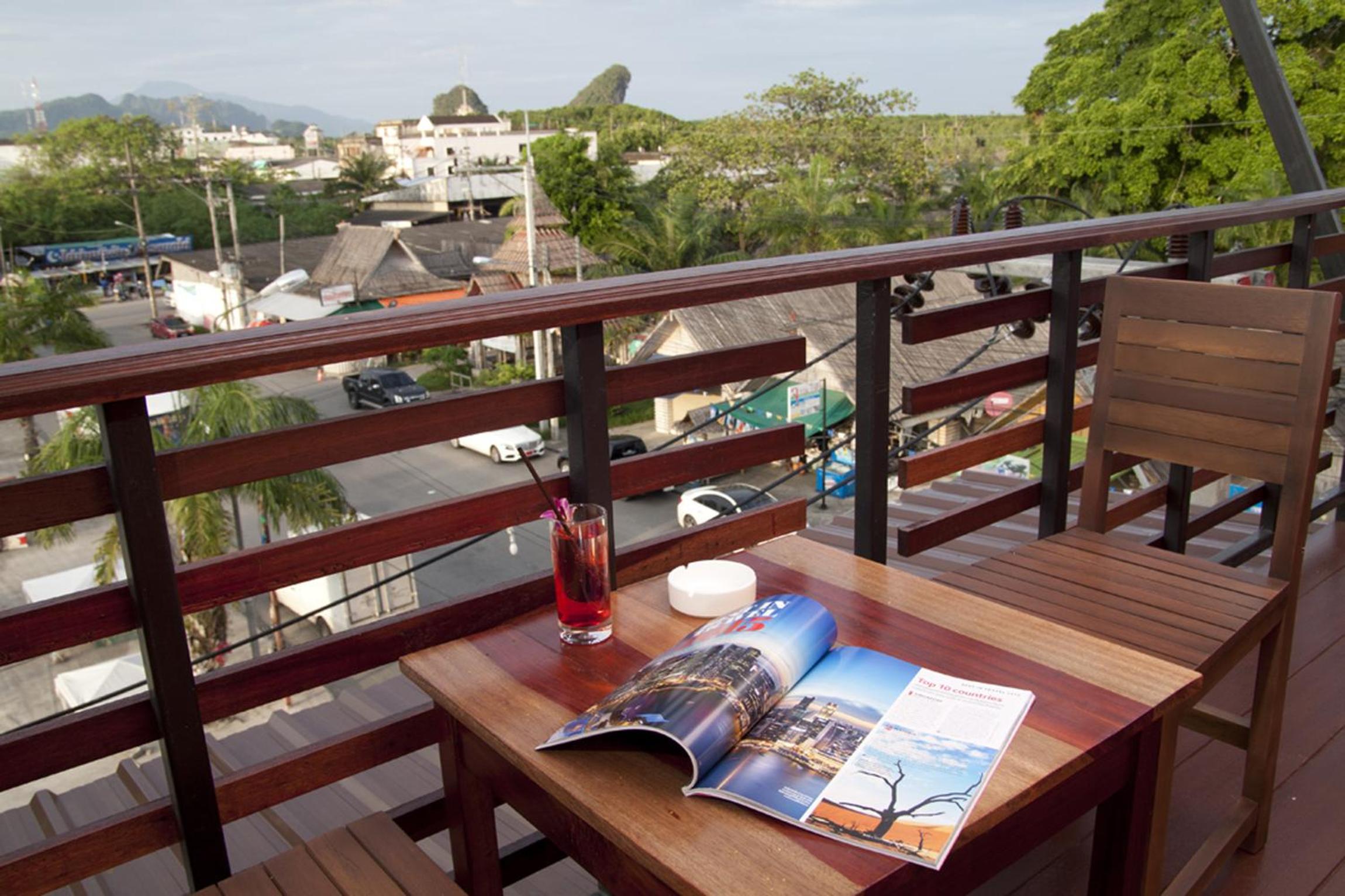 Deluxe Double Room with Balcony photo 3