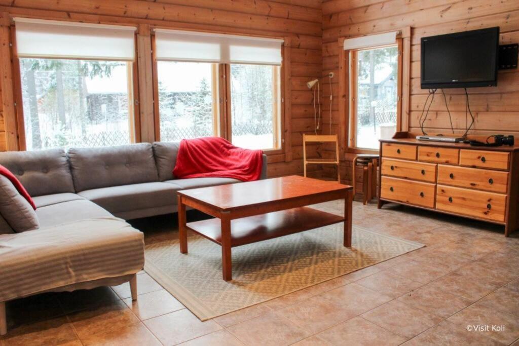 Three-Bedroom House photo 1