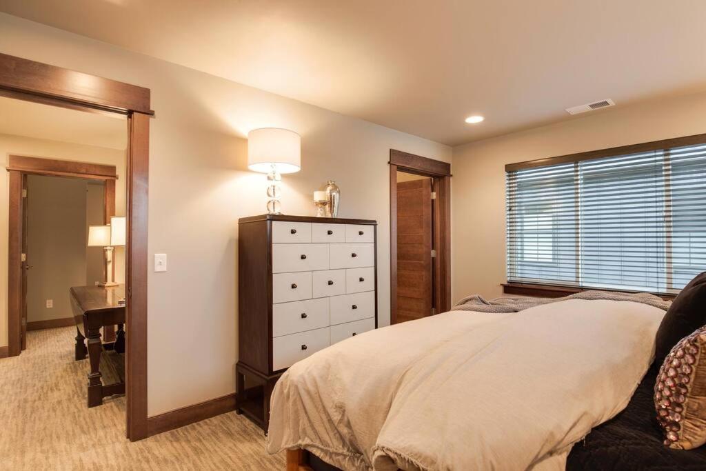 Three-Bedroom House photo 1