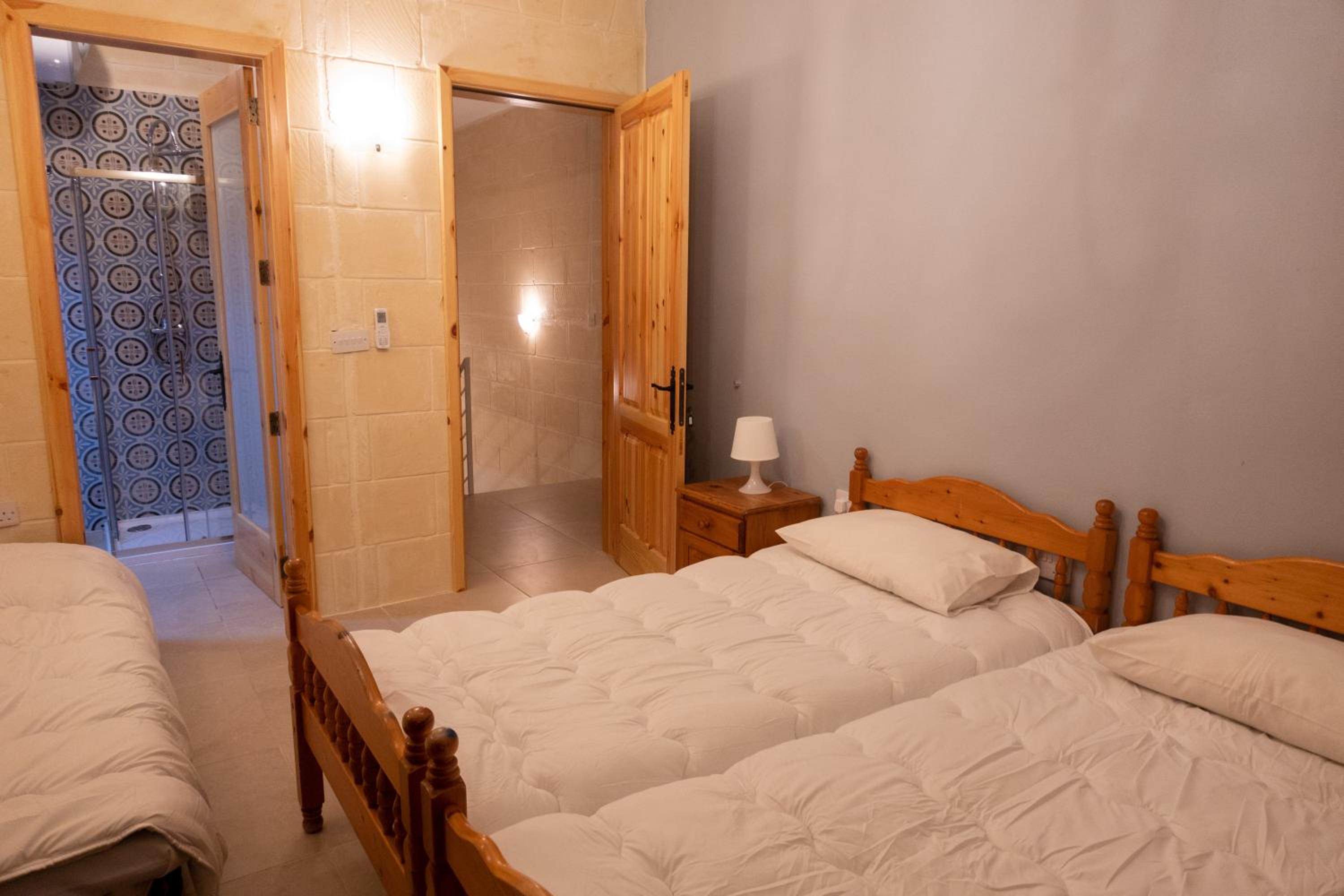Four-Bedroom House photo 2