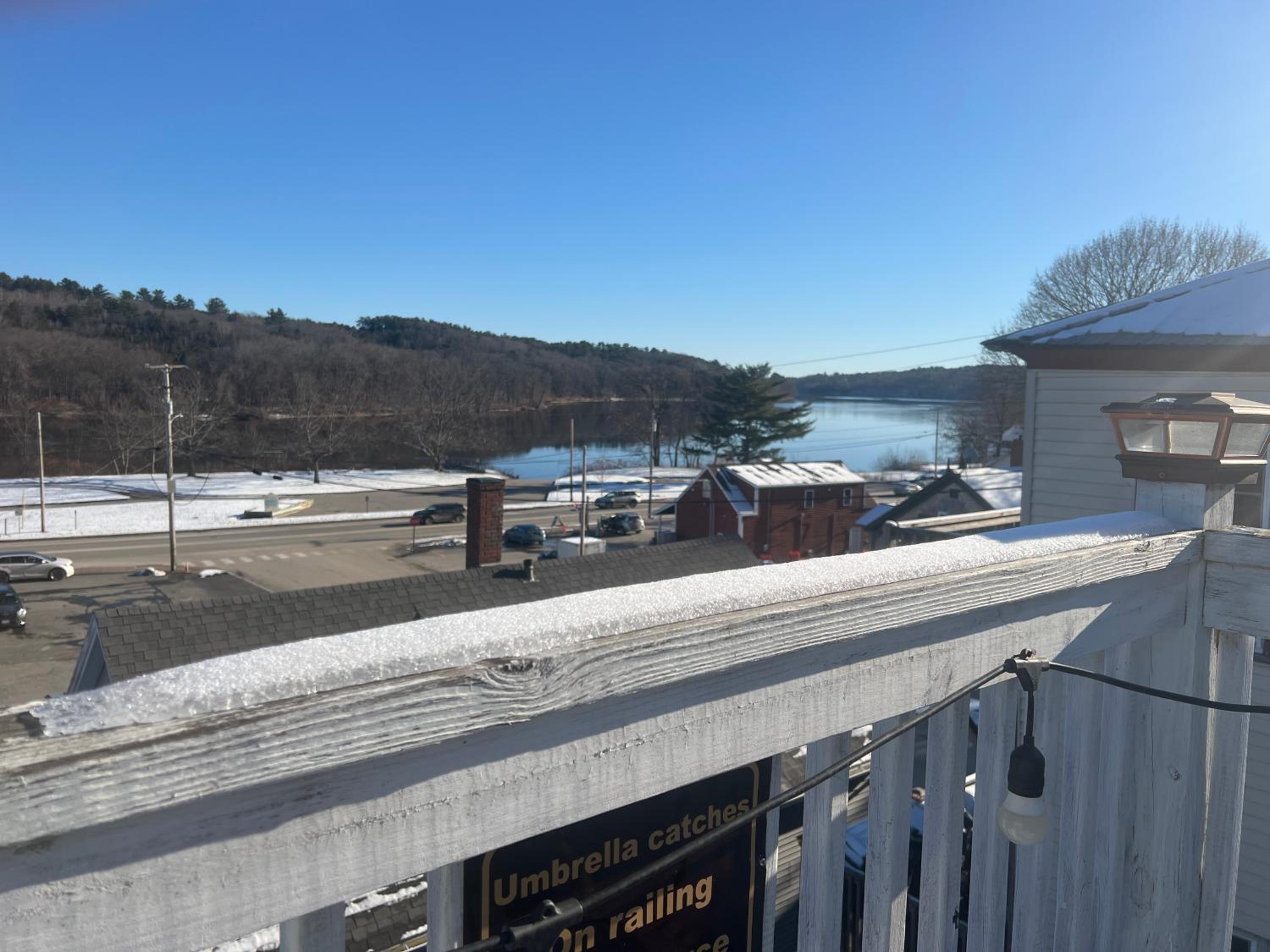 Suite with River View - Photo 10