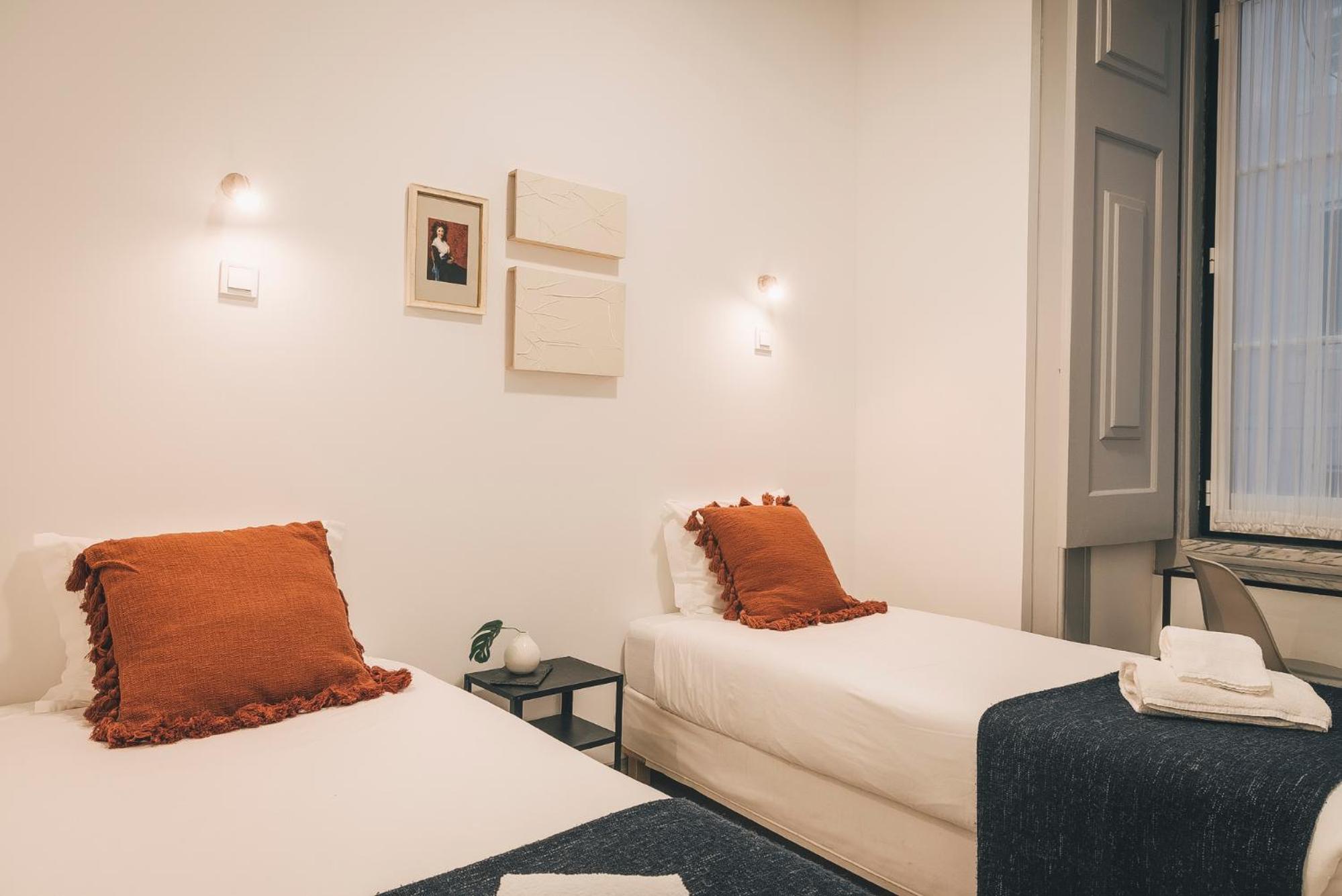 Twin Room with Private Bathroom photo 1