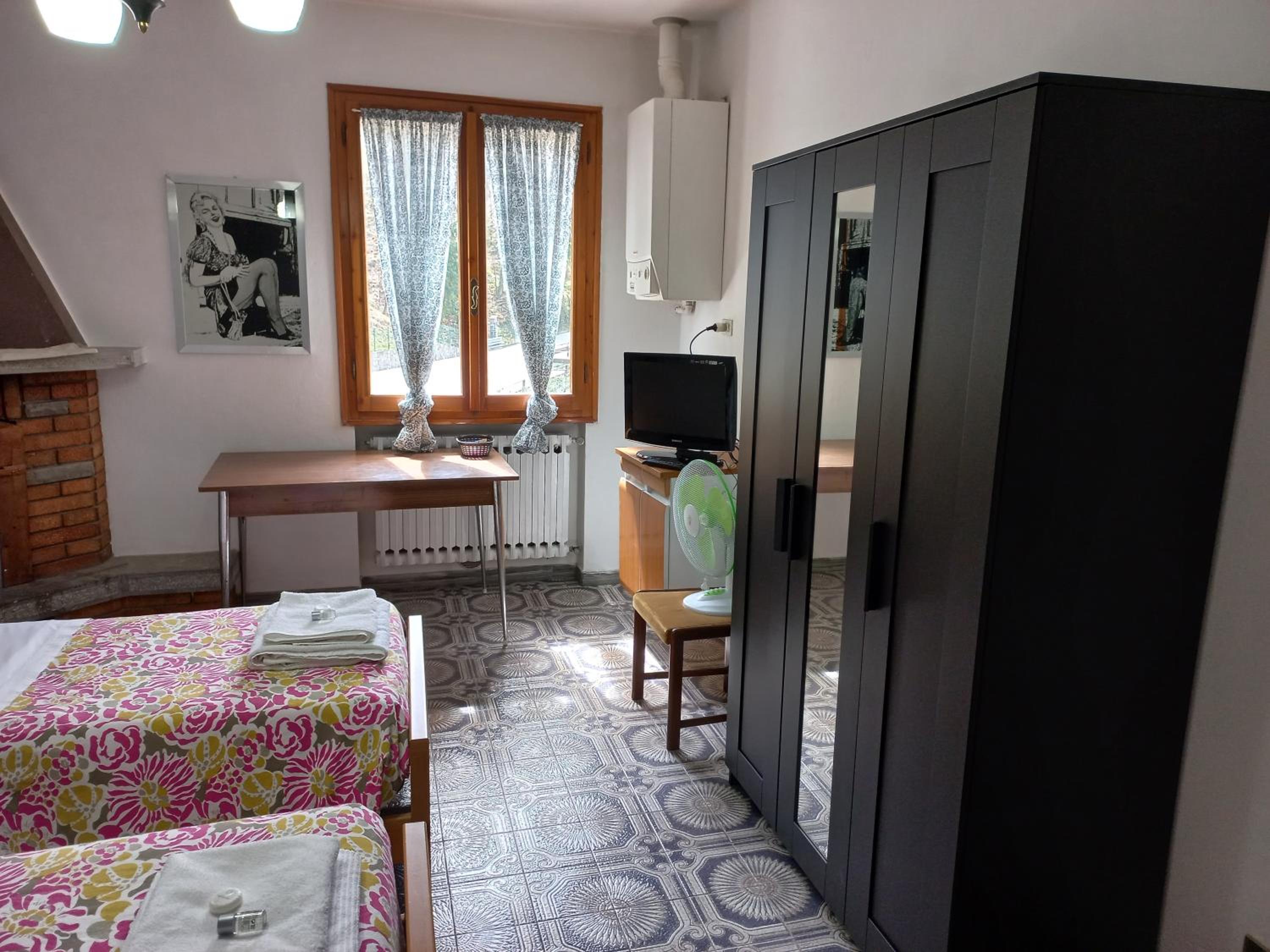 Two-Bedroom Apartment - Photo 10