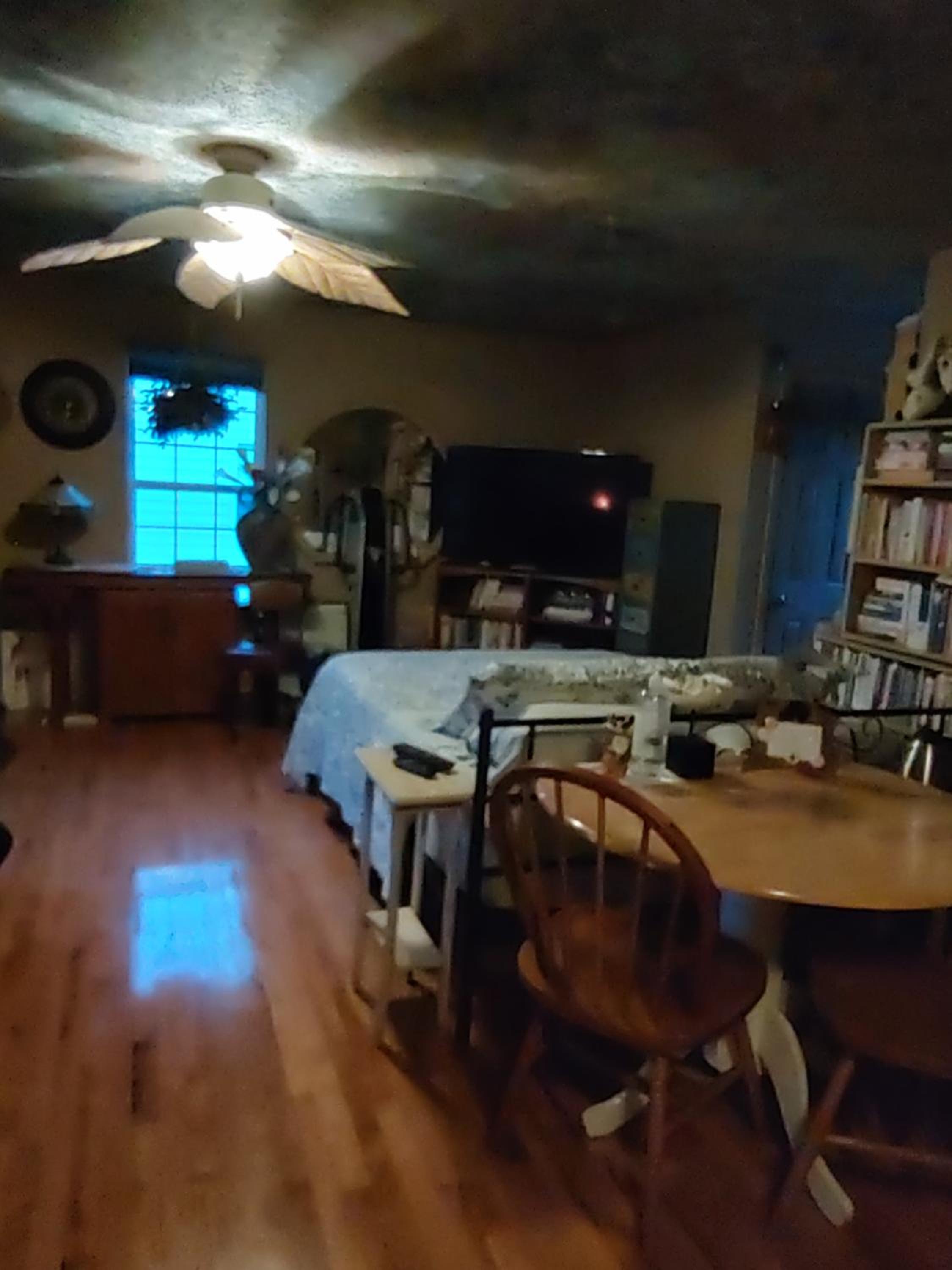 Deluxe Queen Suite - Photo 2