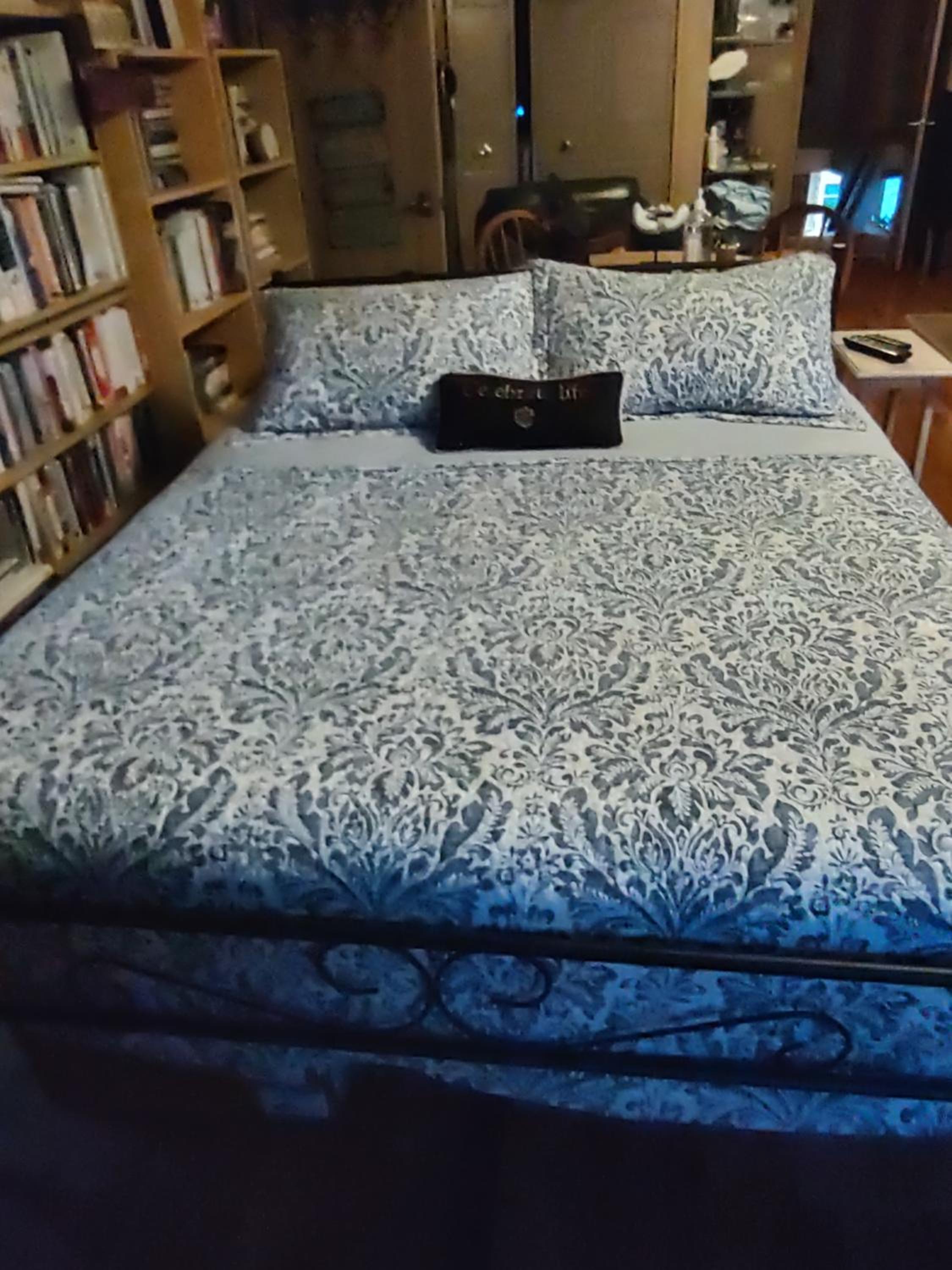 Deluxe Queen Suite - Photo 4