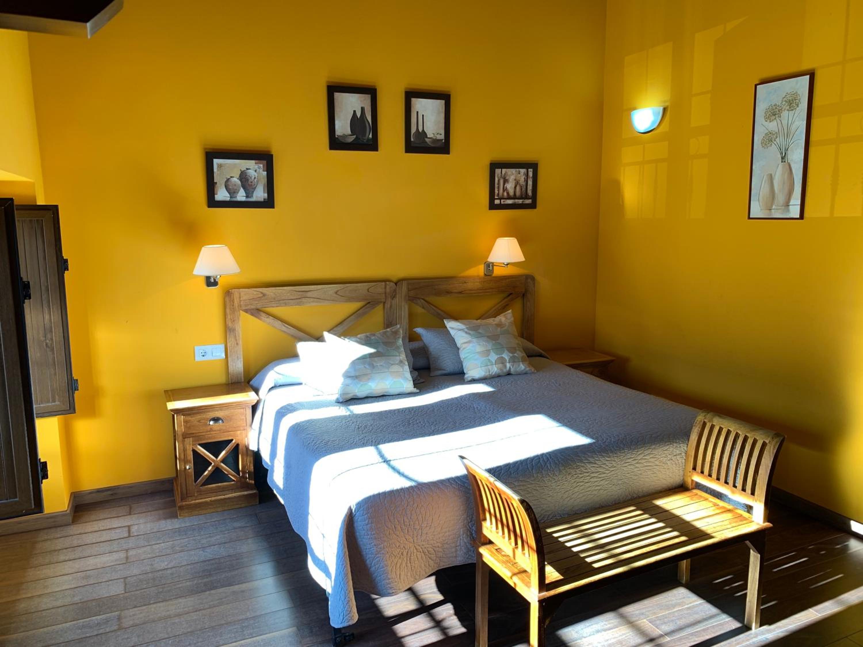 Superior Double or Twin Room photo 3