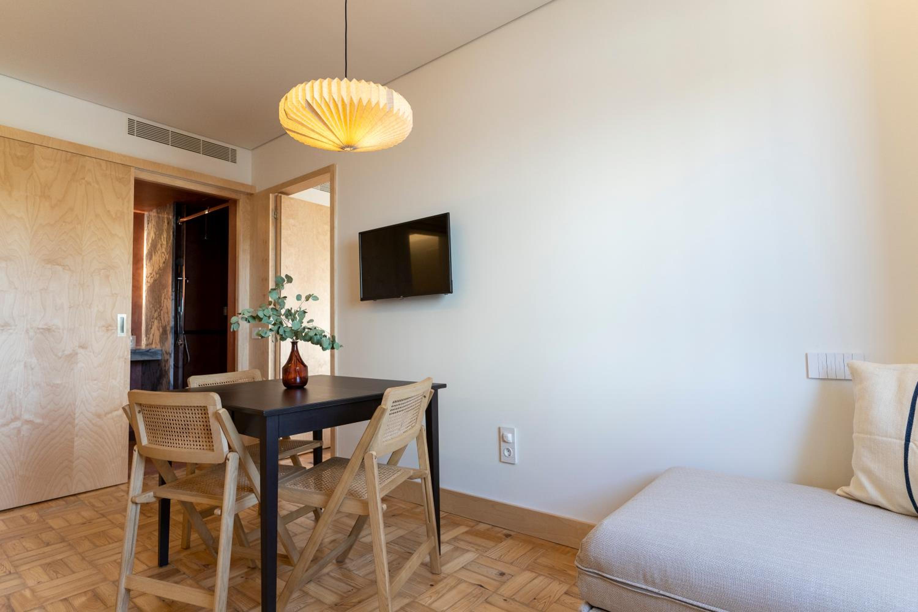 Apartment - Photo 8