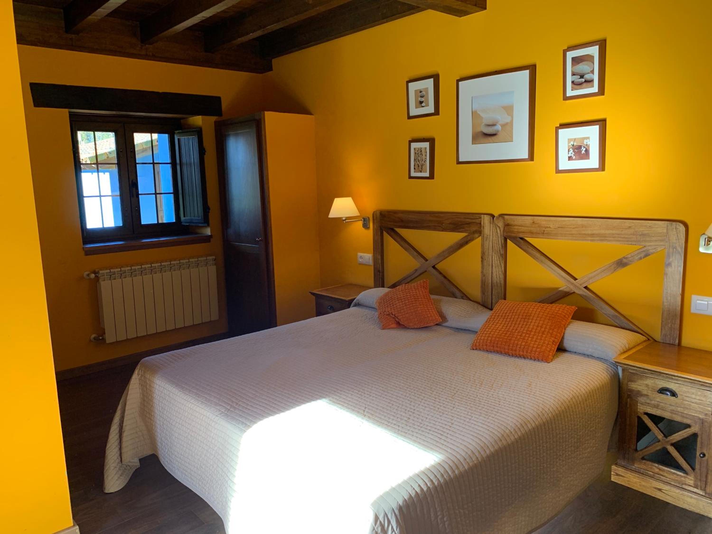 Deluxe Double Or Twin Room photo 3
