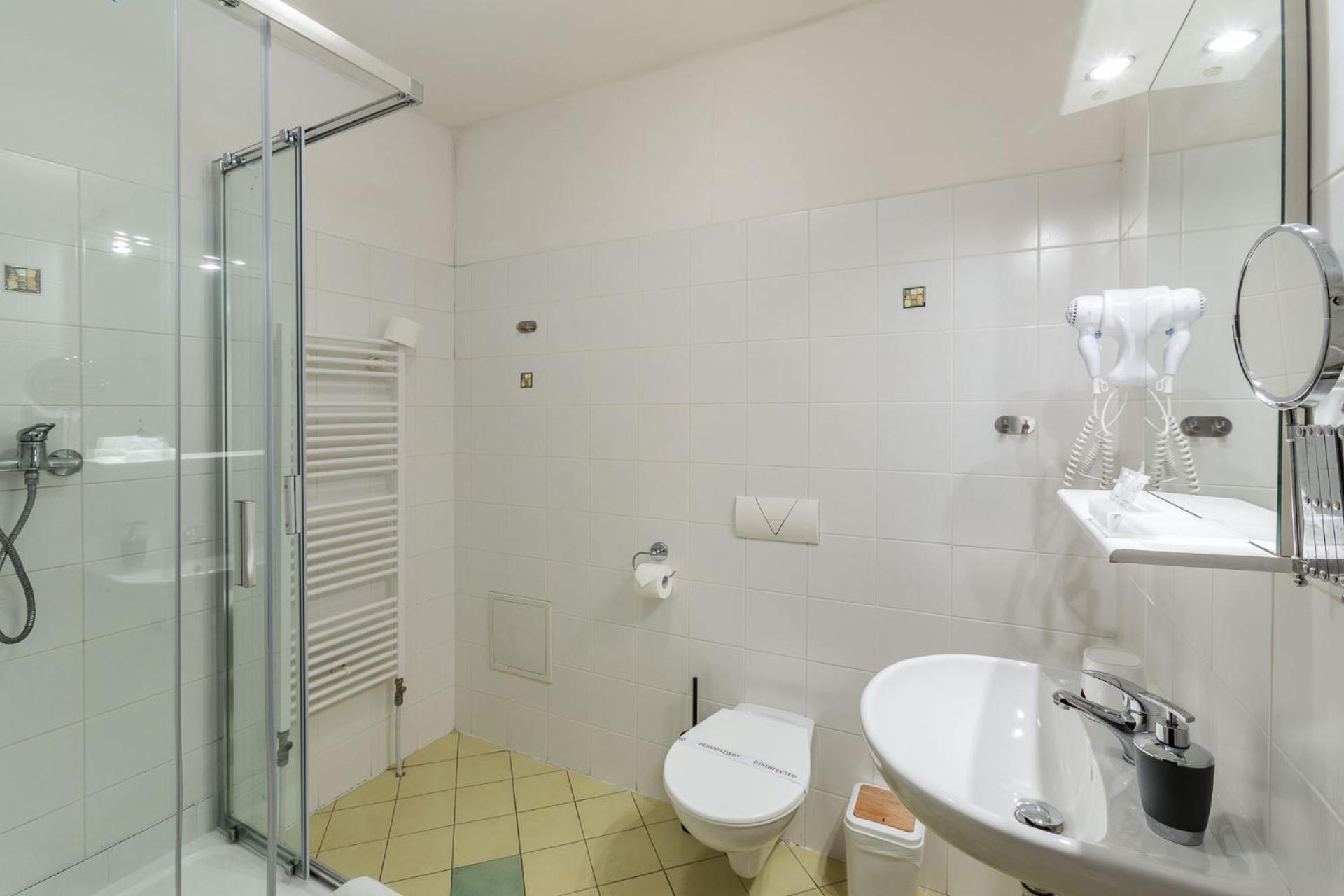 Double or Twin Room photo 2