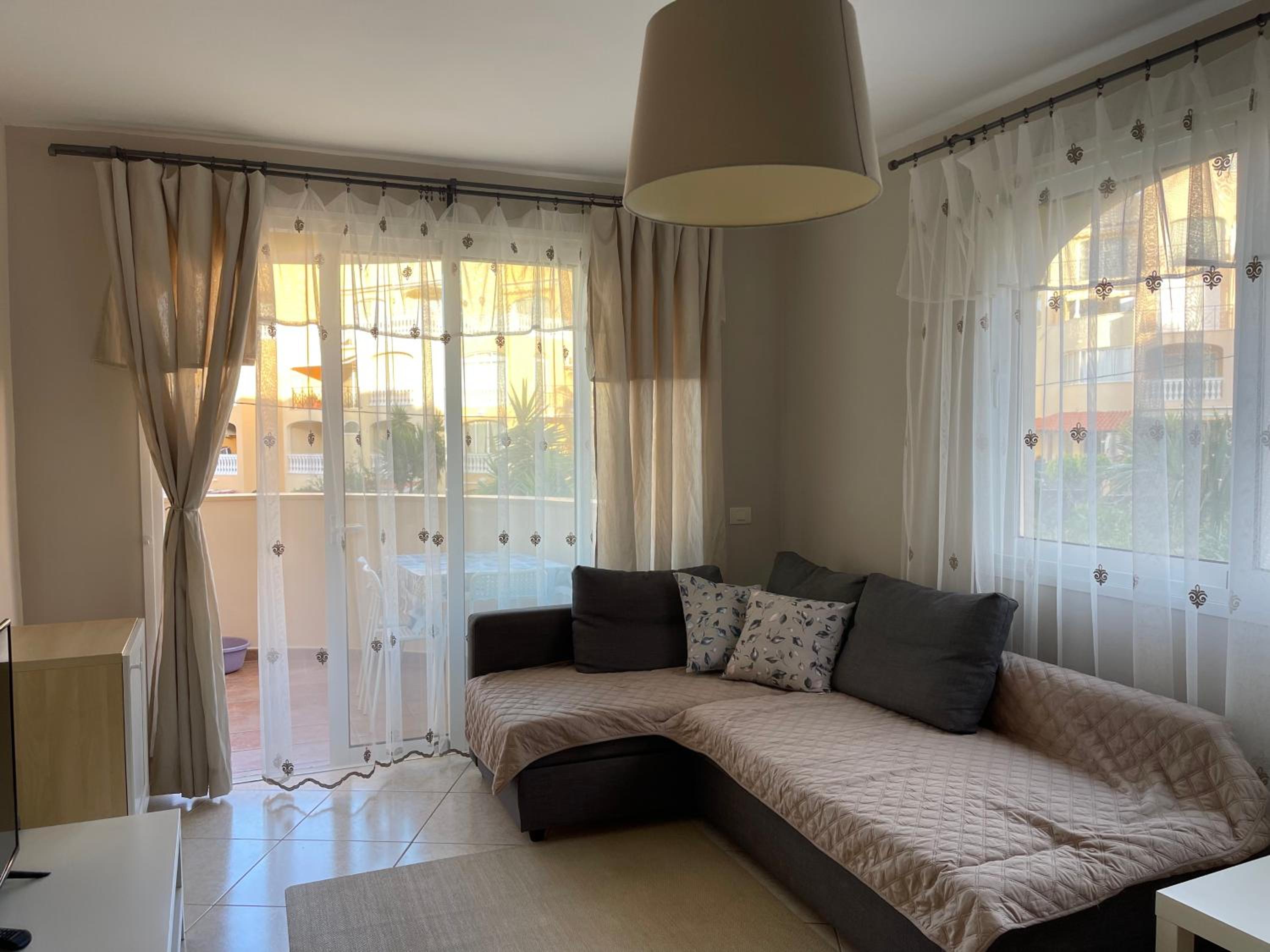 One-Bedroom Apartment thumbnail 6