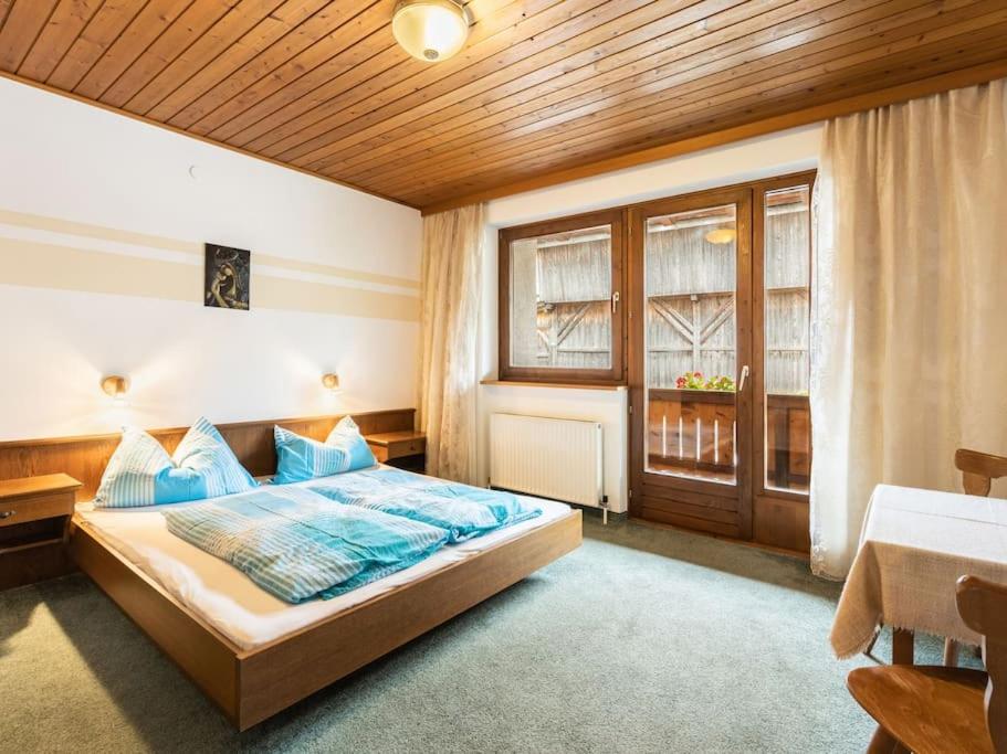 Apartment with Mountain View photo 1