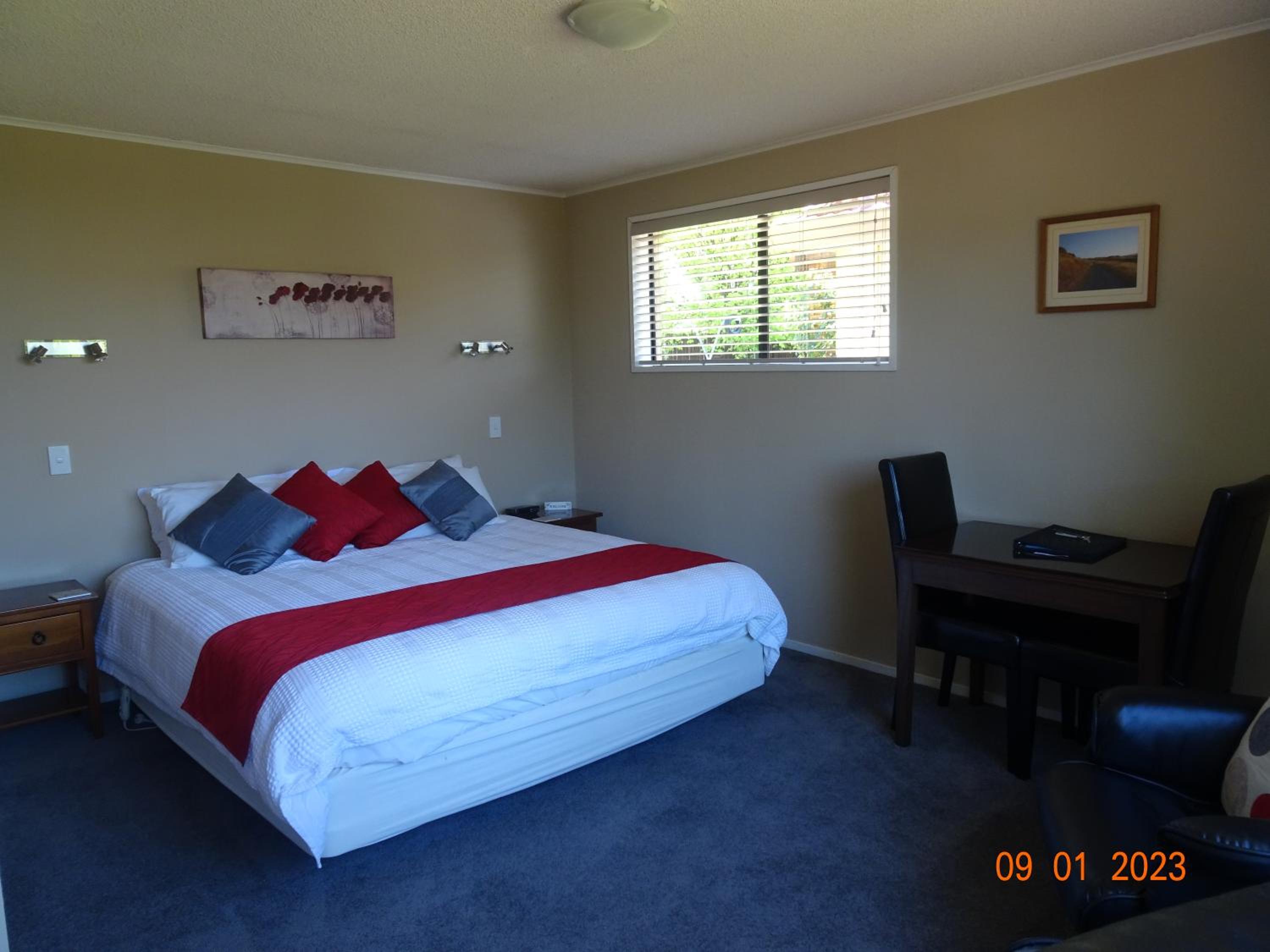 Studio Apartment photo 1