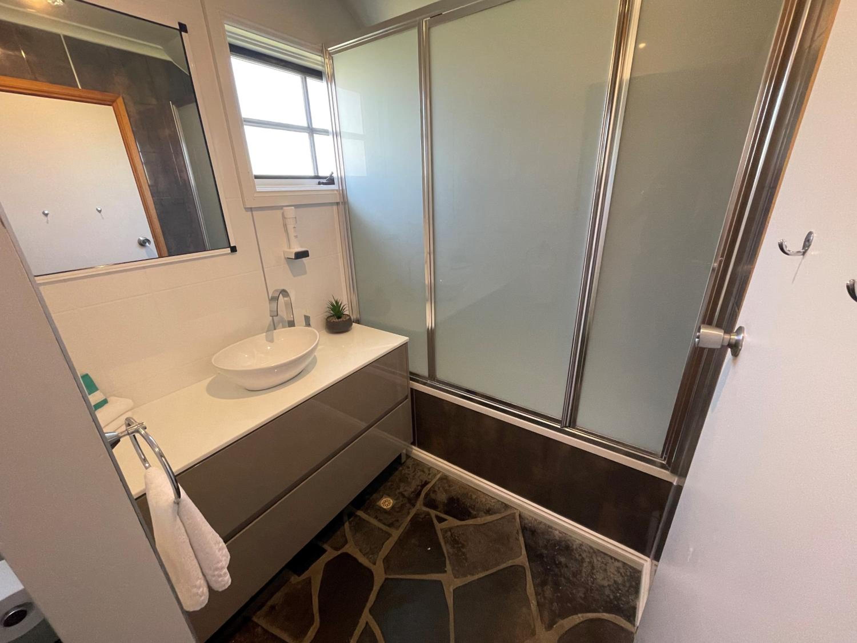 Three-Bedroom Seaview Apartment photo 2
