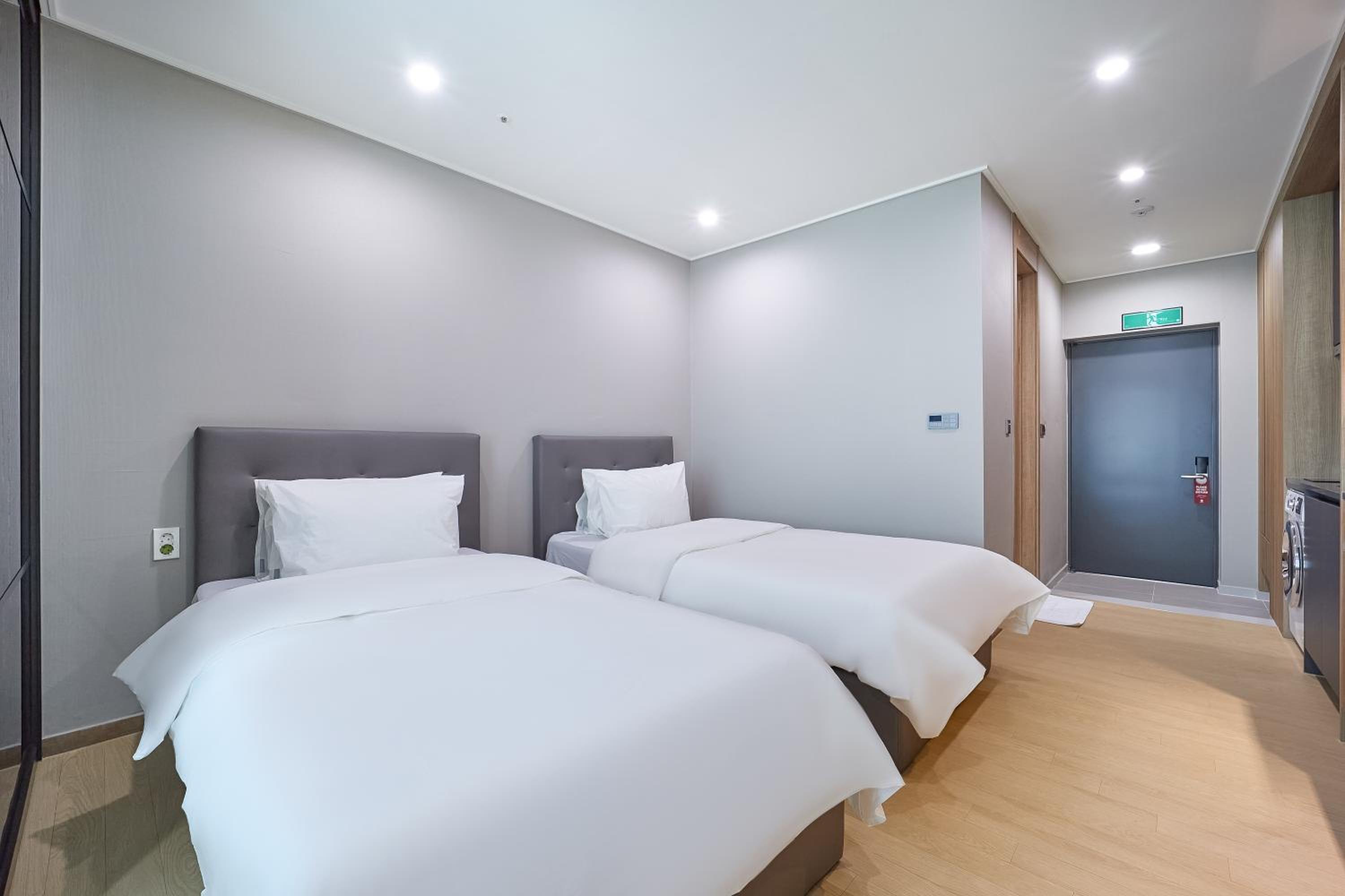 Deluxe Twin Room - Photo 1