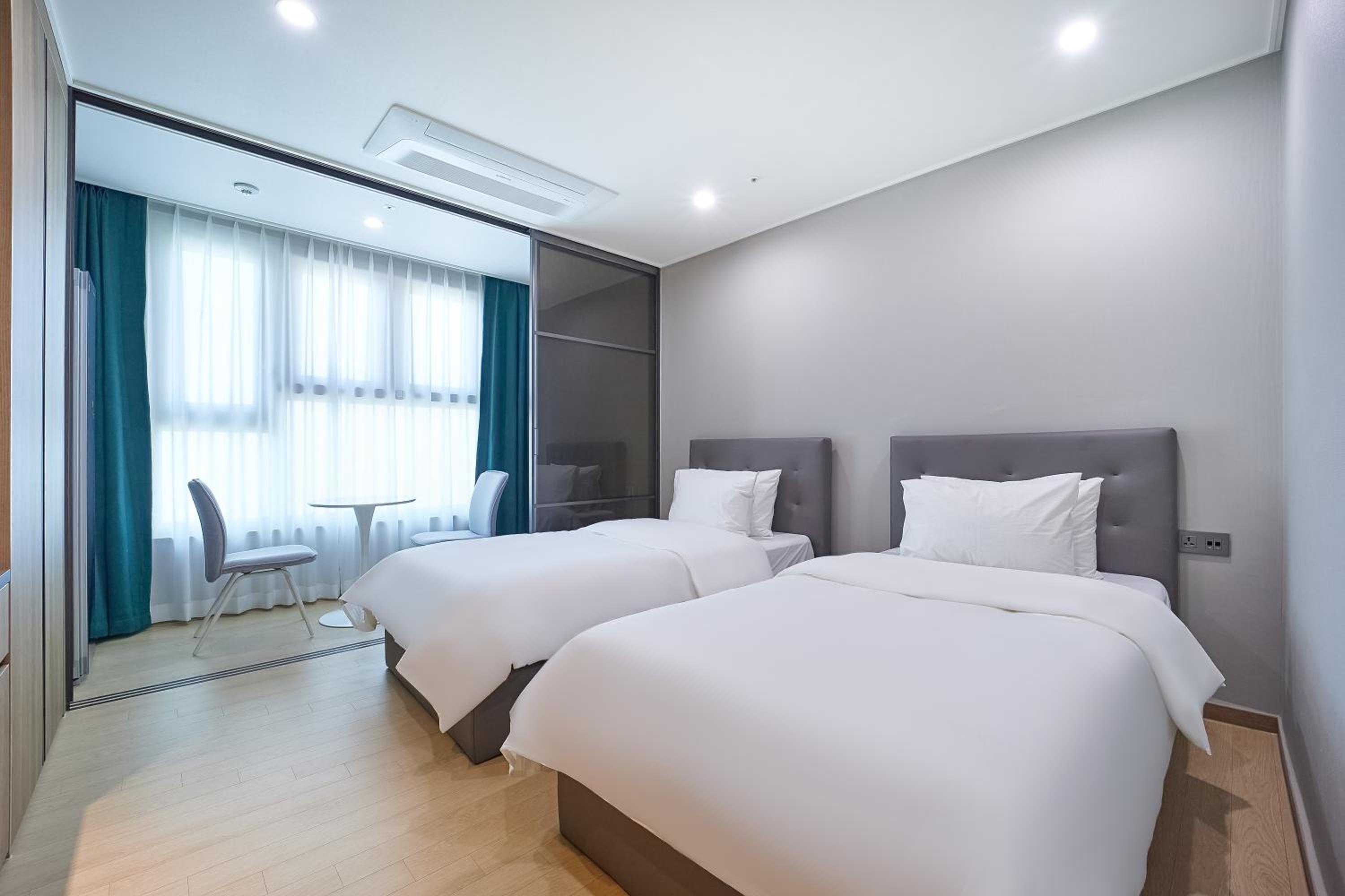 Deluxe Twin Room - Photo 5