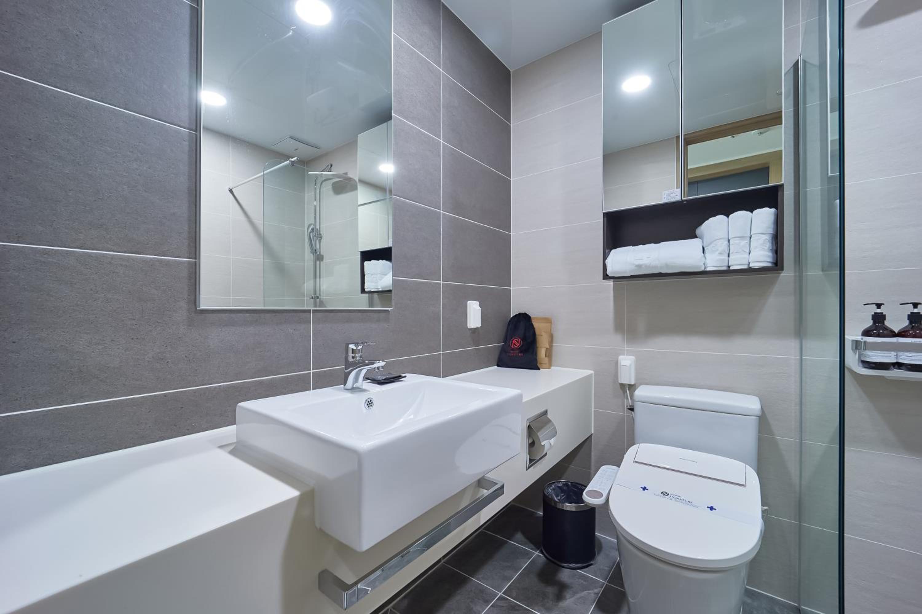Deluxe Twin Room - Photo 4