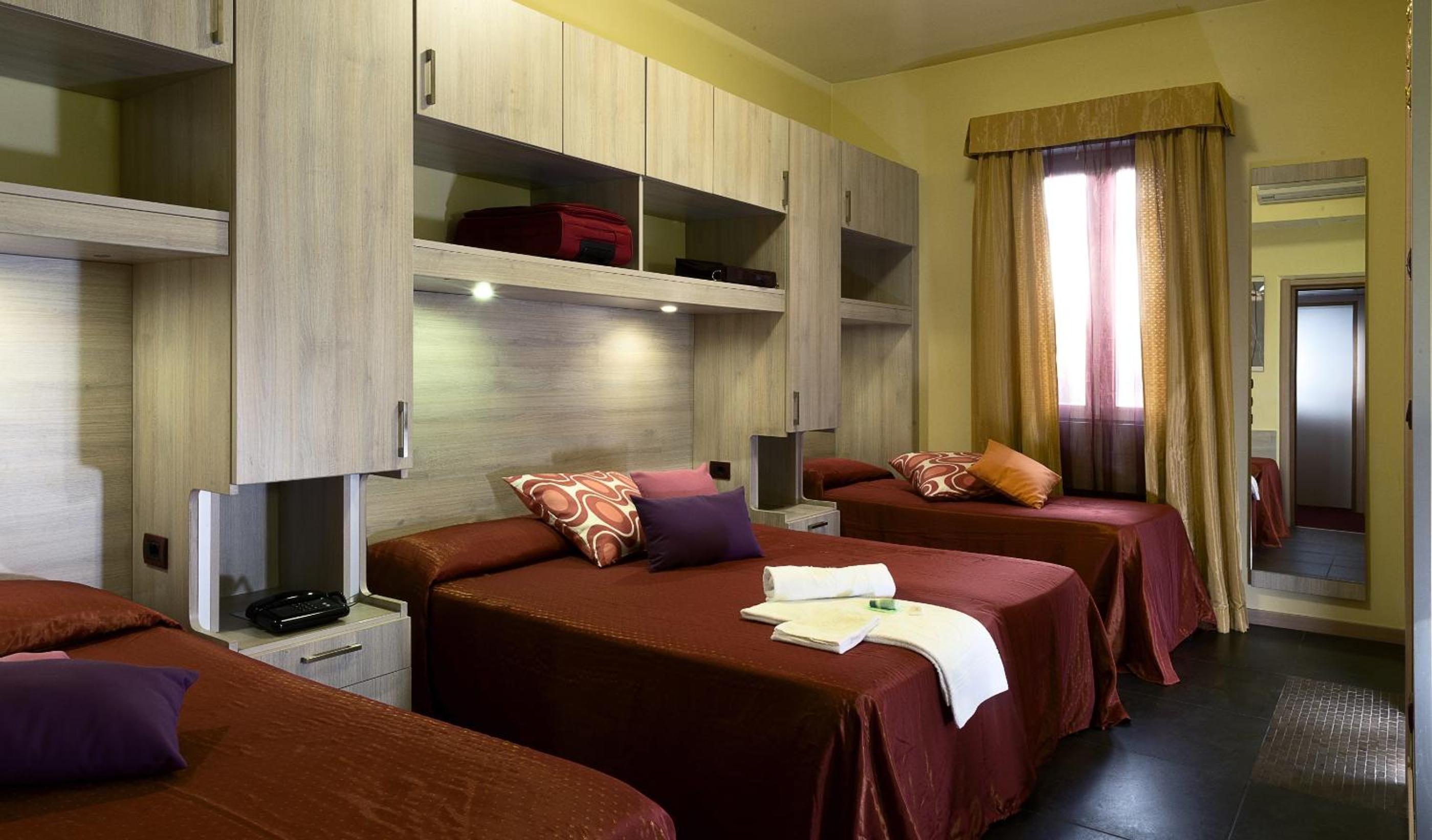 Triple Room