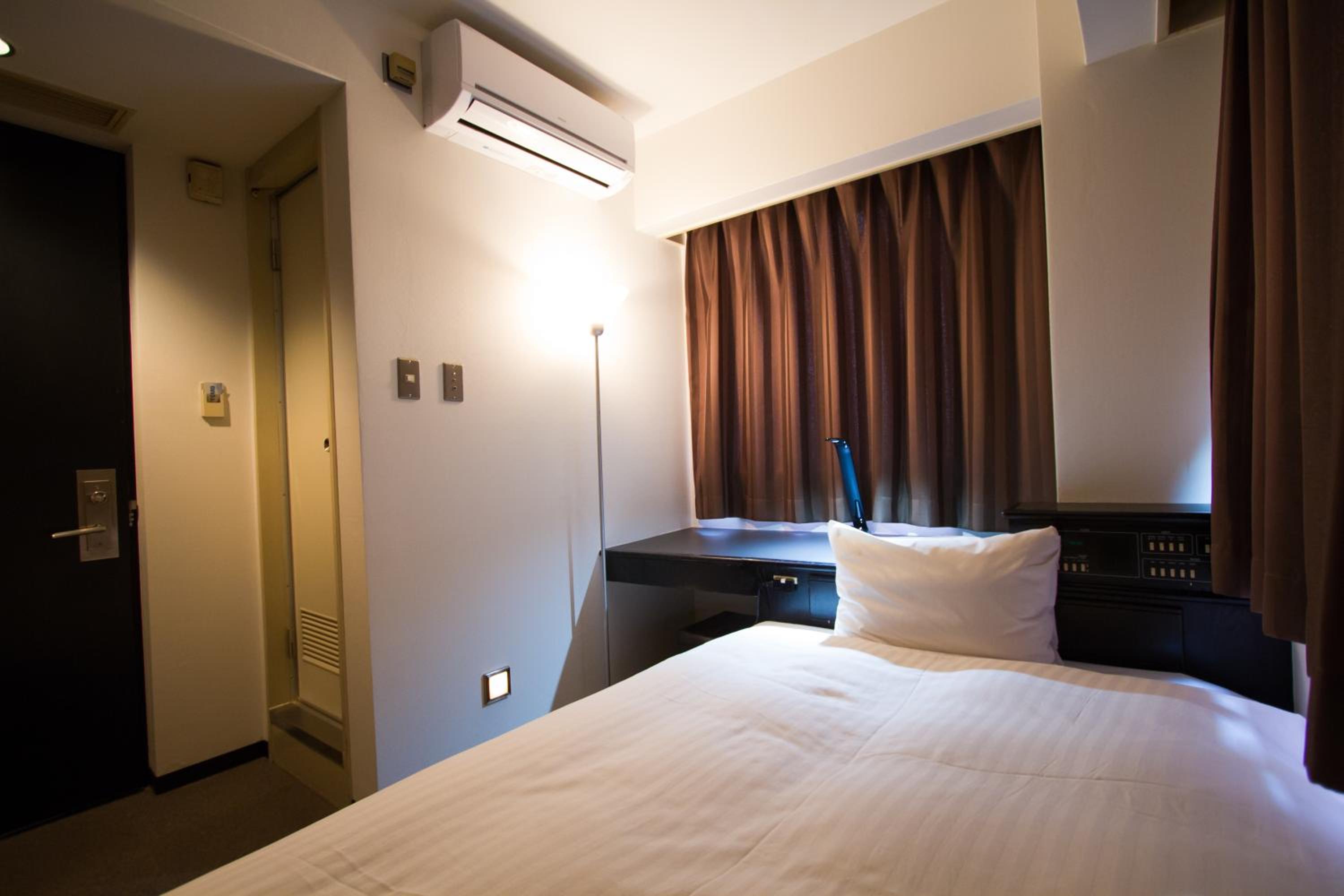 Single Room - Non-Smoking photo 3