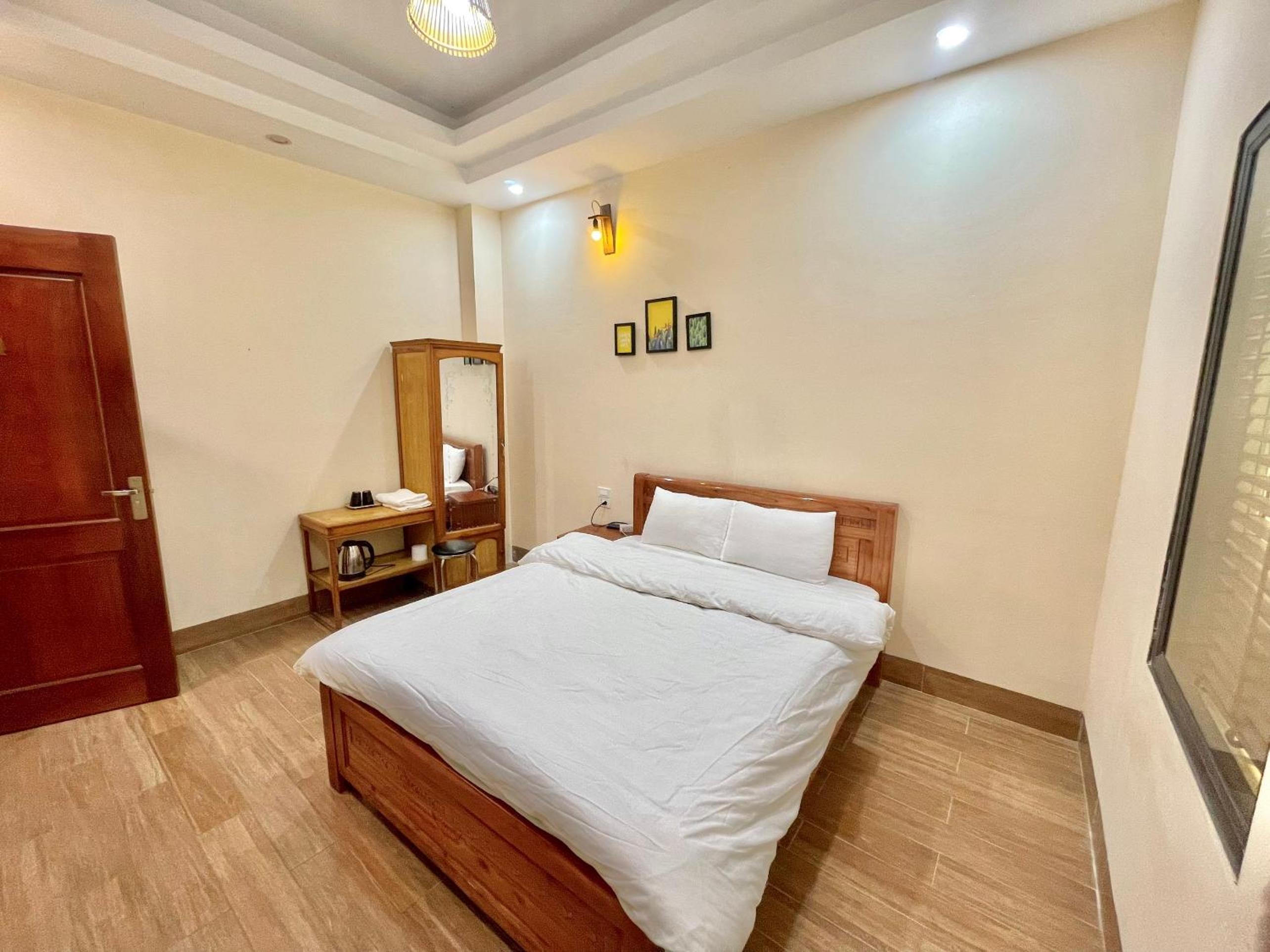 Budget Double Room photo 2