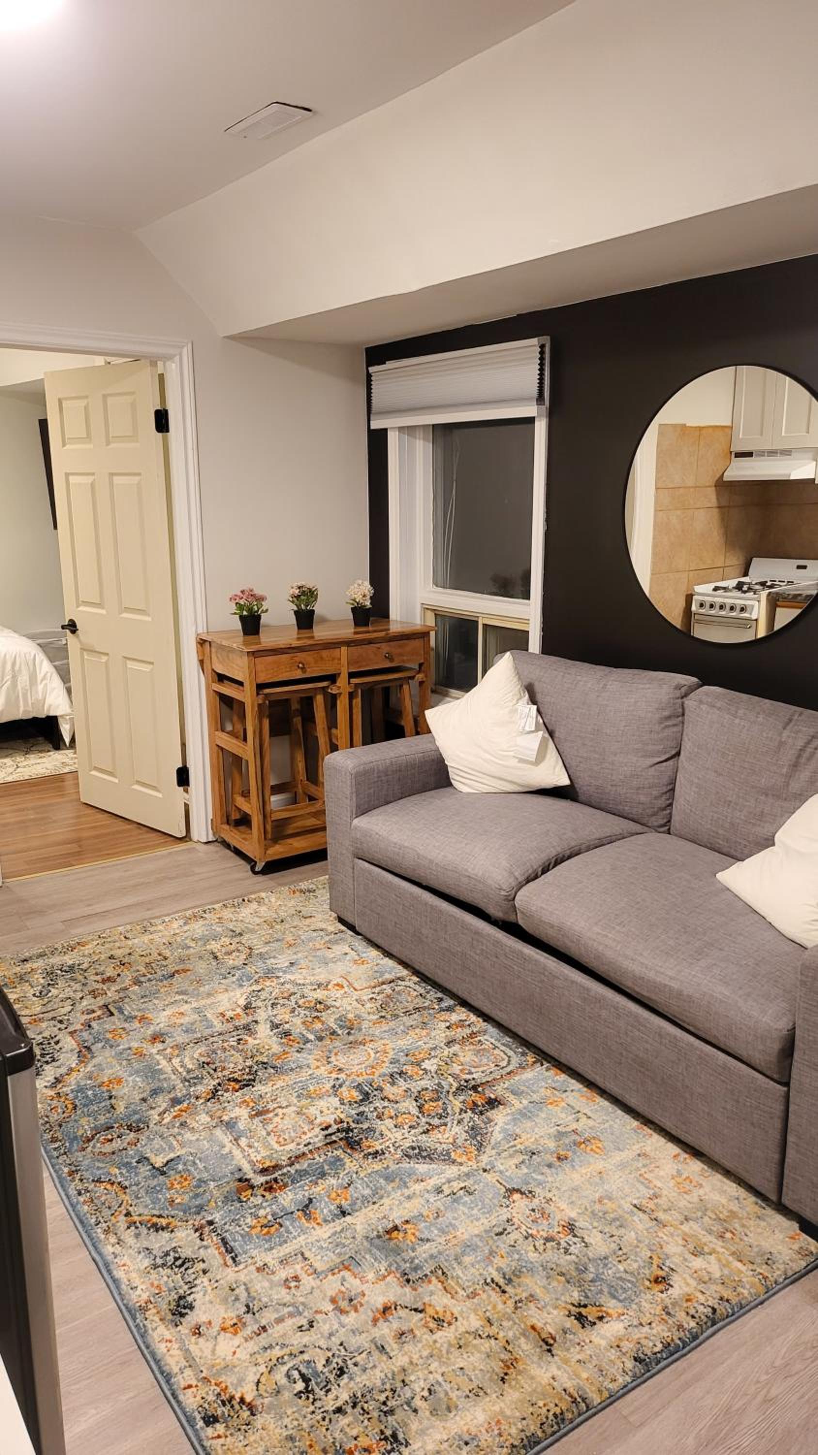 Deluxe Queen Suite