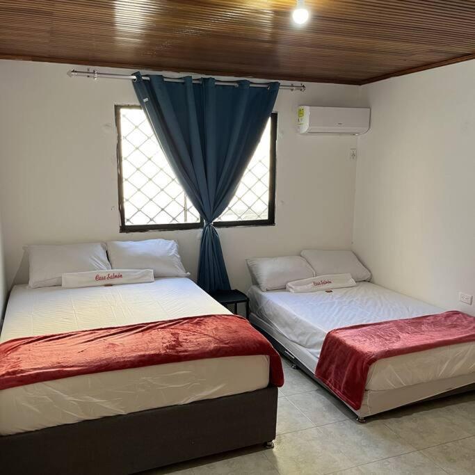 Five-Bedroom House photo 1