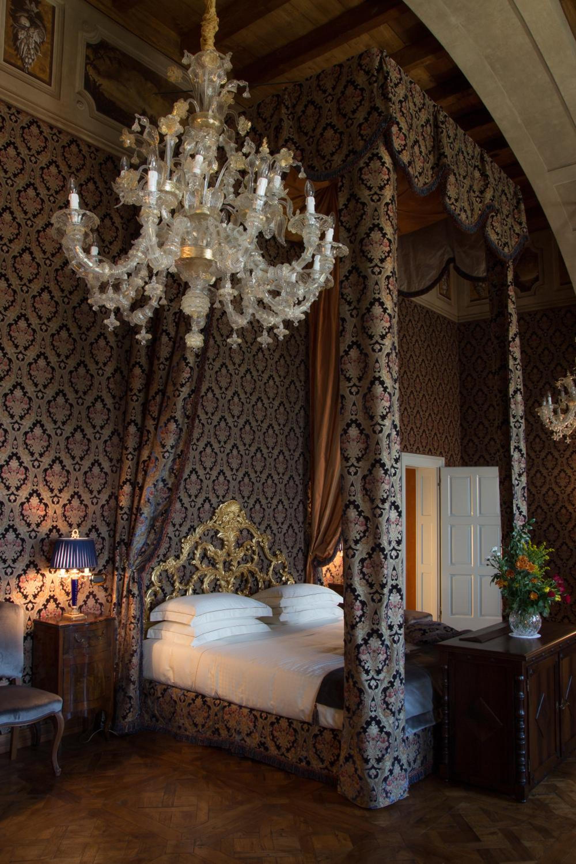 Deluxe Junior Suite photo 3