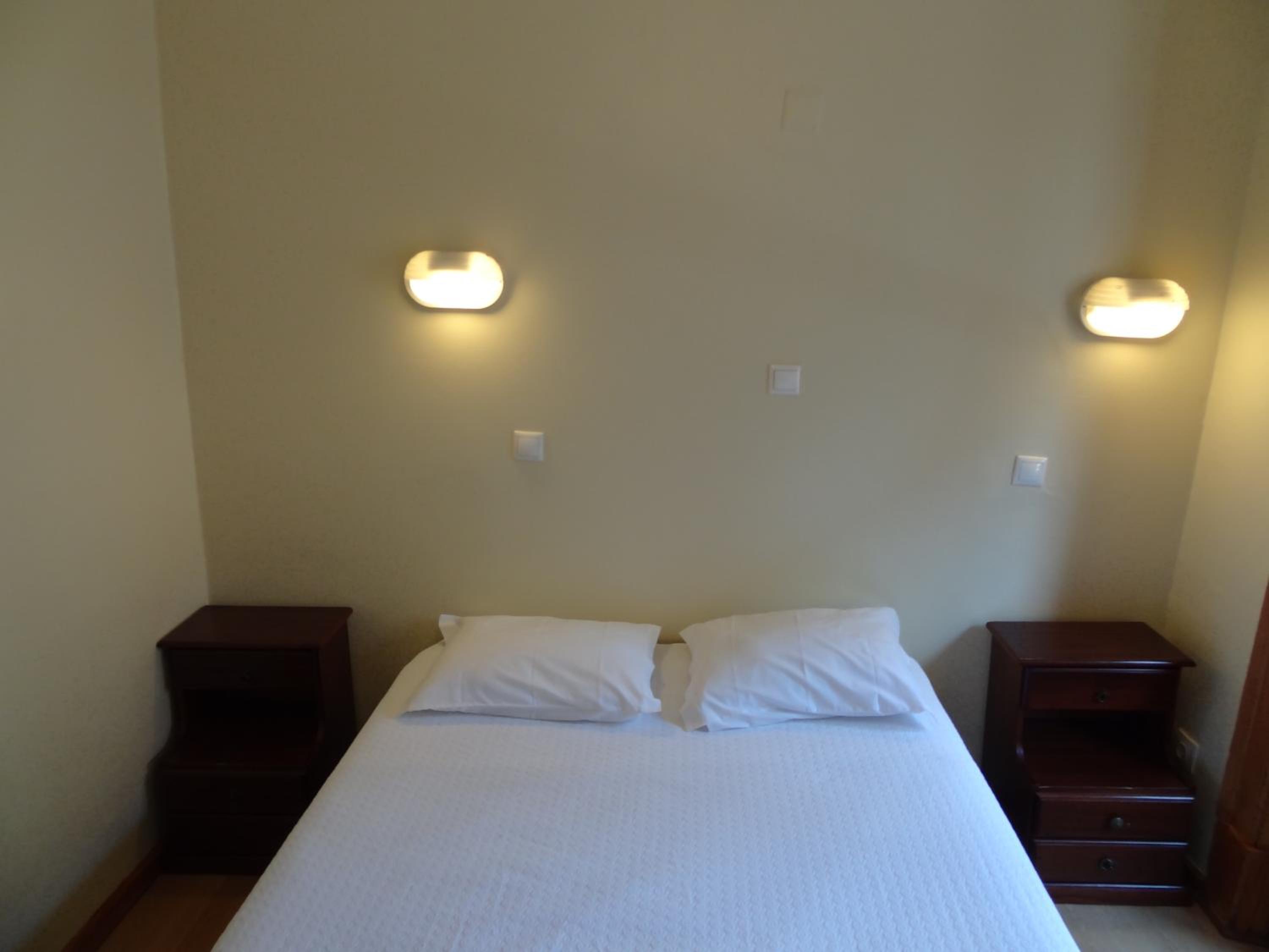 Standard Double Room - Photo 8