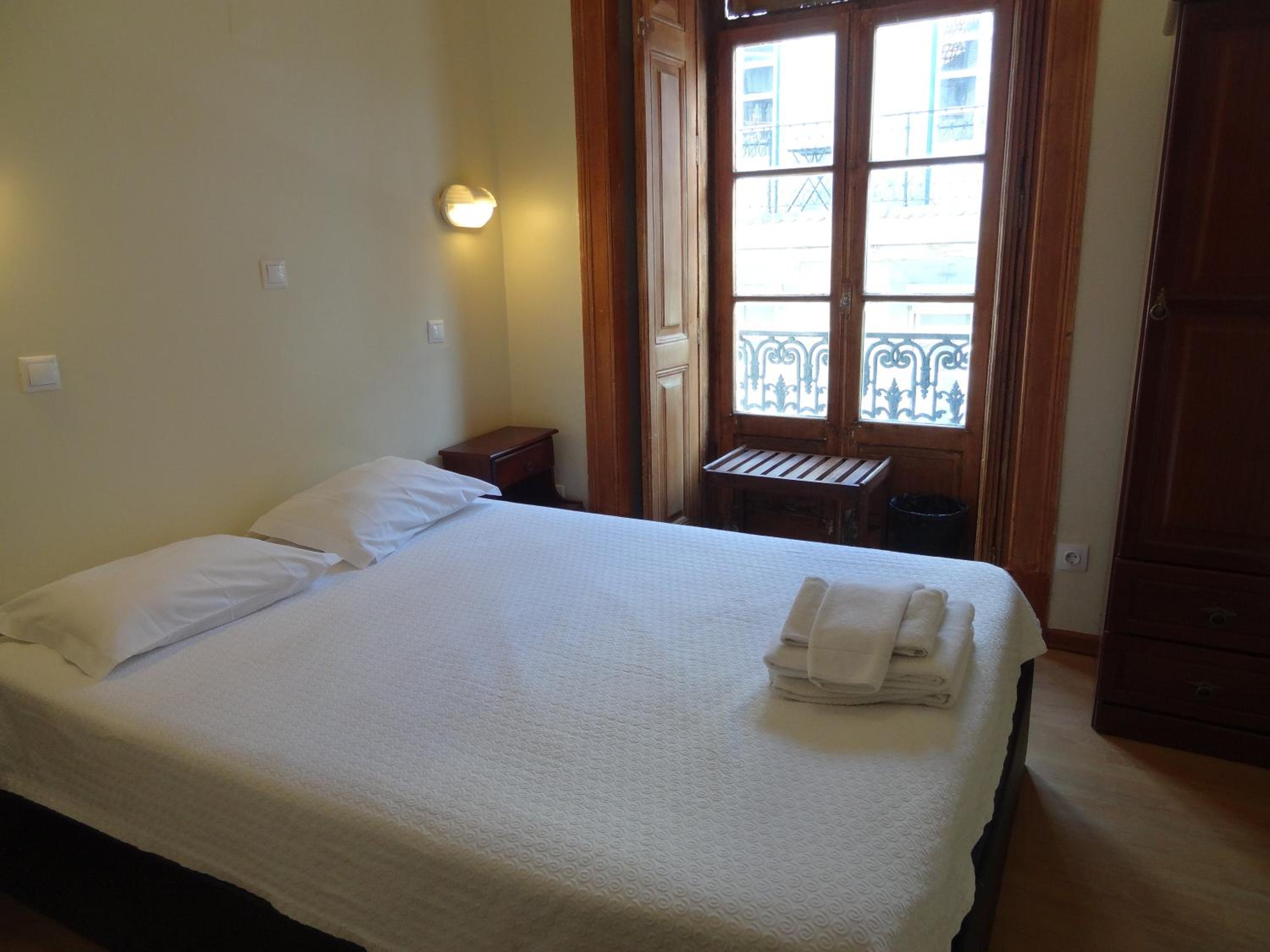 Standard Double Room - Photo 7