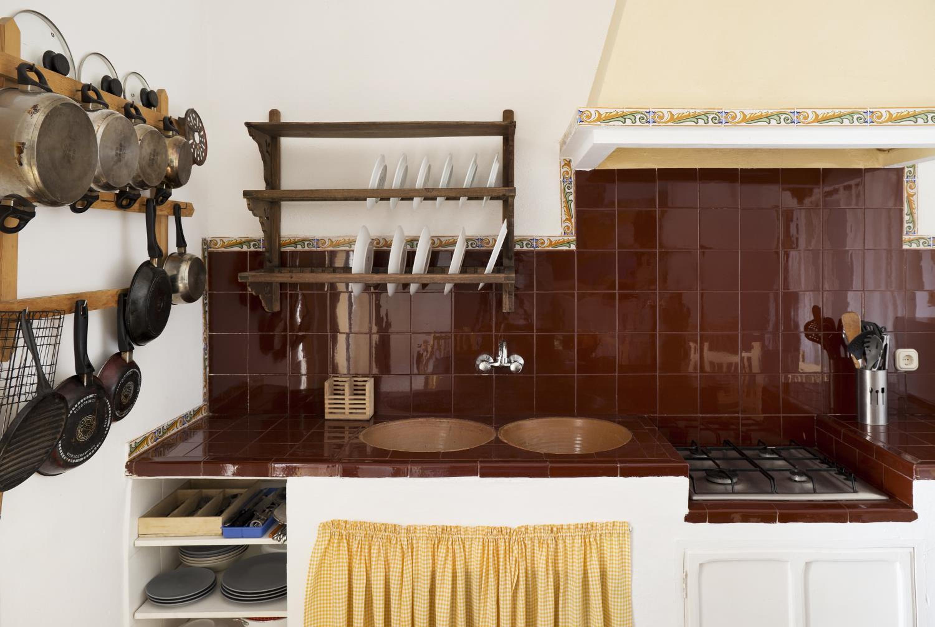 Two-Bedroom House (5 Adults) - Photo 2