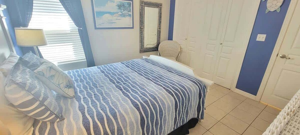 Condo, Multiple Beds, Kitchen, Pool View