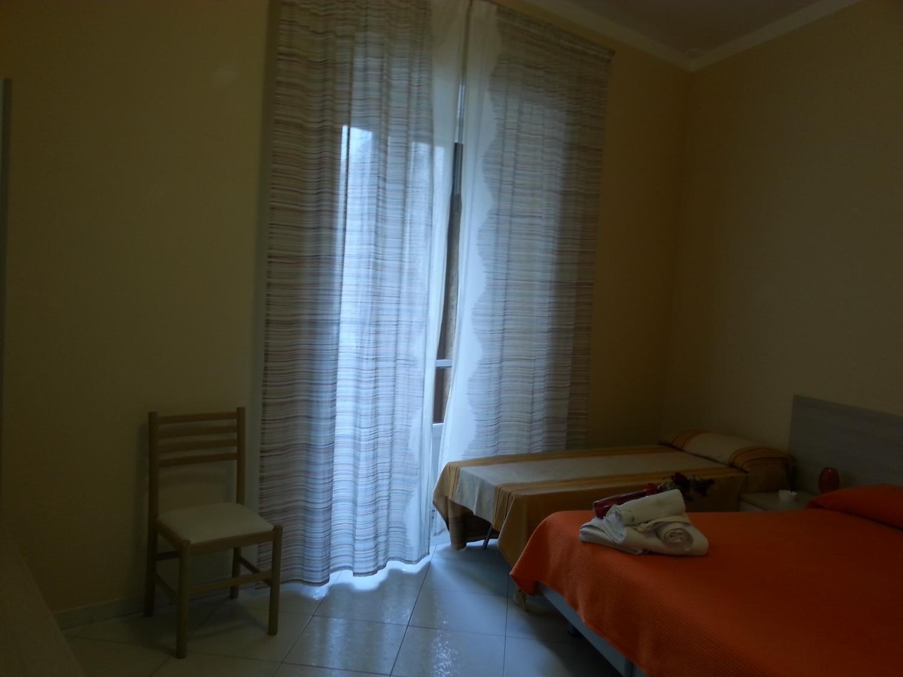 Triple Room - Photo 5