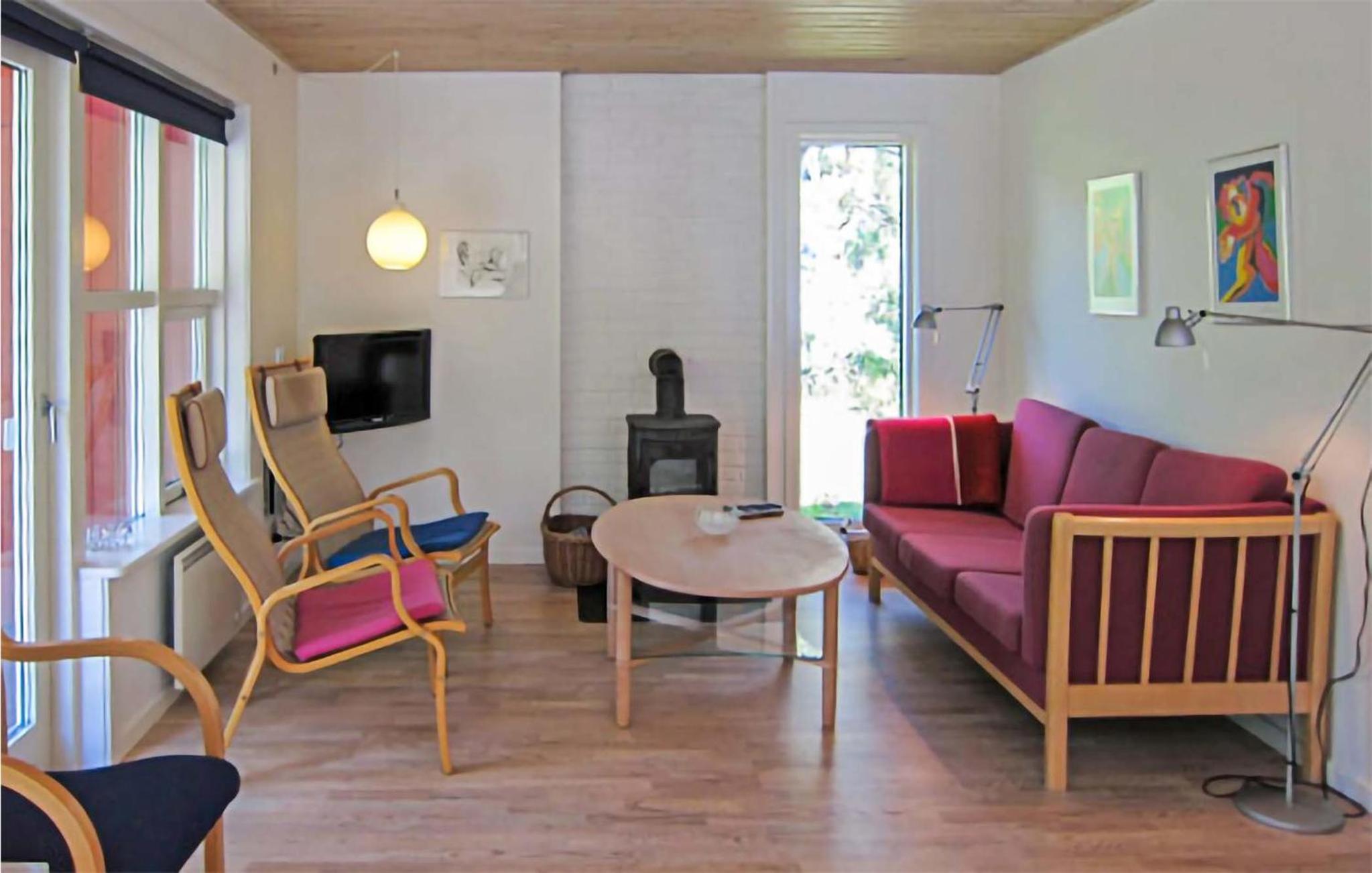 Three-Bedroom Vacation Home  photo 2