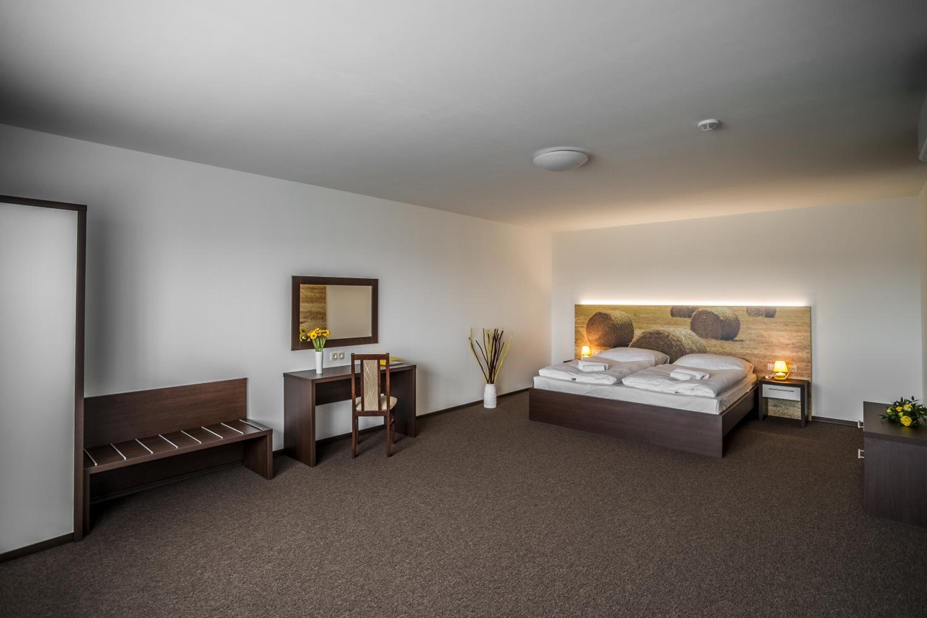 Apartment - Photo 3